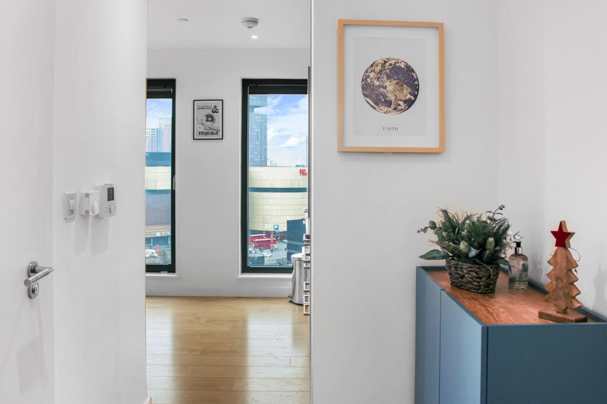 Appartement Station 1 Minute, Gym , Smart Tv , 1 Min To Westfield Centre Londres