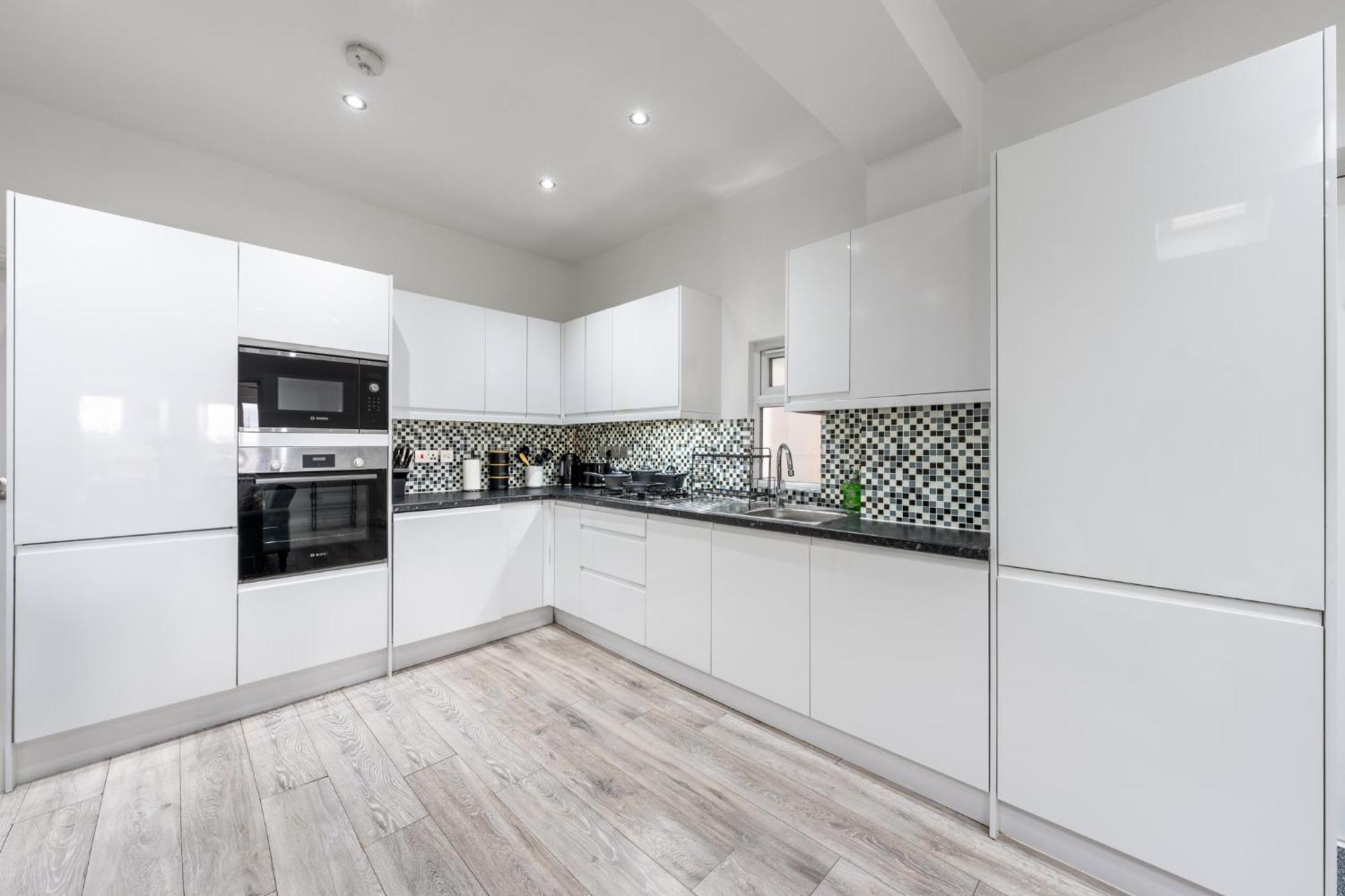 Spacious & Comfortable 3-bedroom Retreat In Nw10 * Londres
