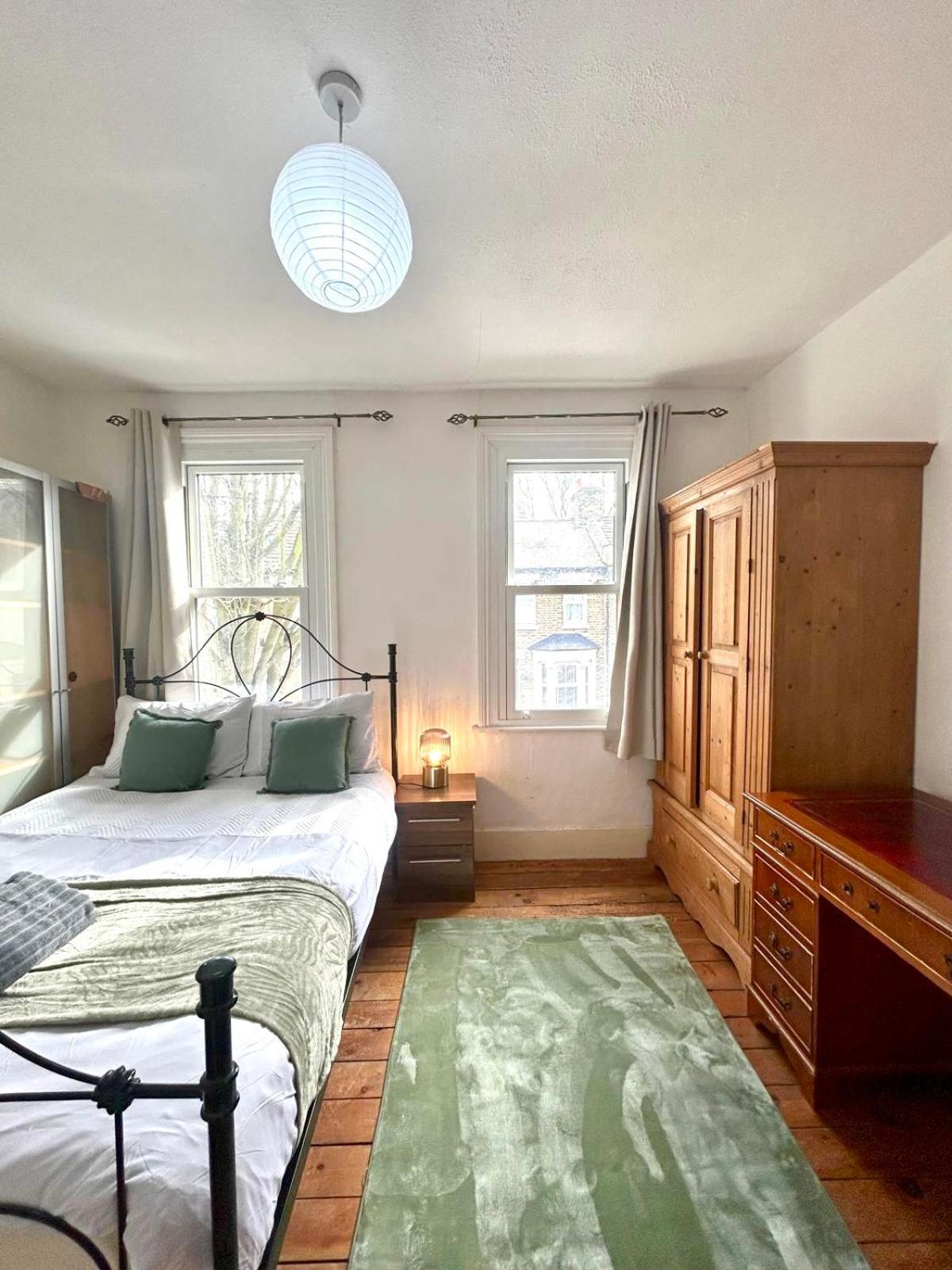 Stunning 2bedroom House With Backyard In Stratford Appartement