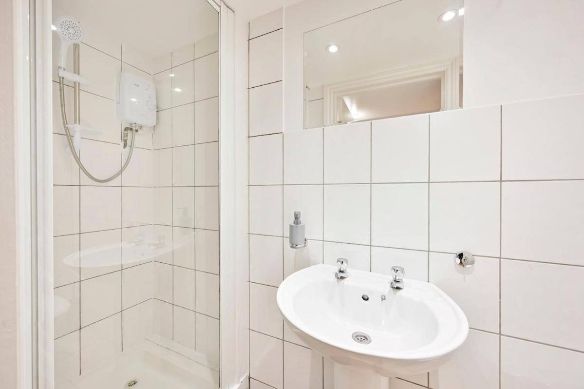 1-bedroom Flat Near Tube Londen