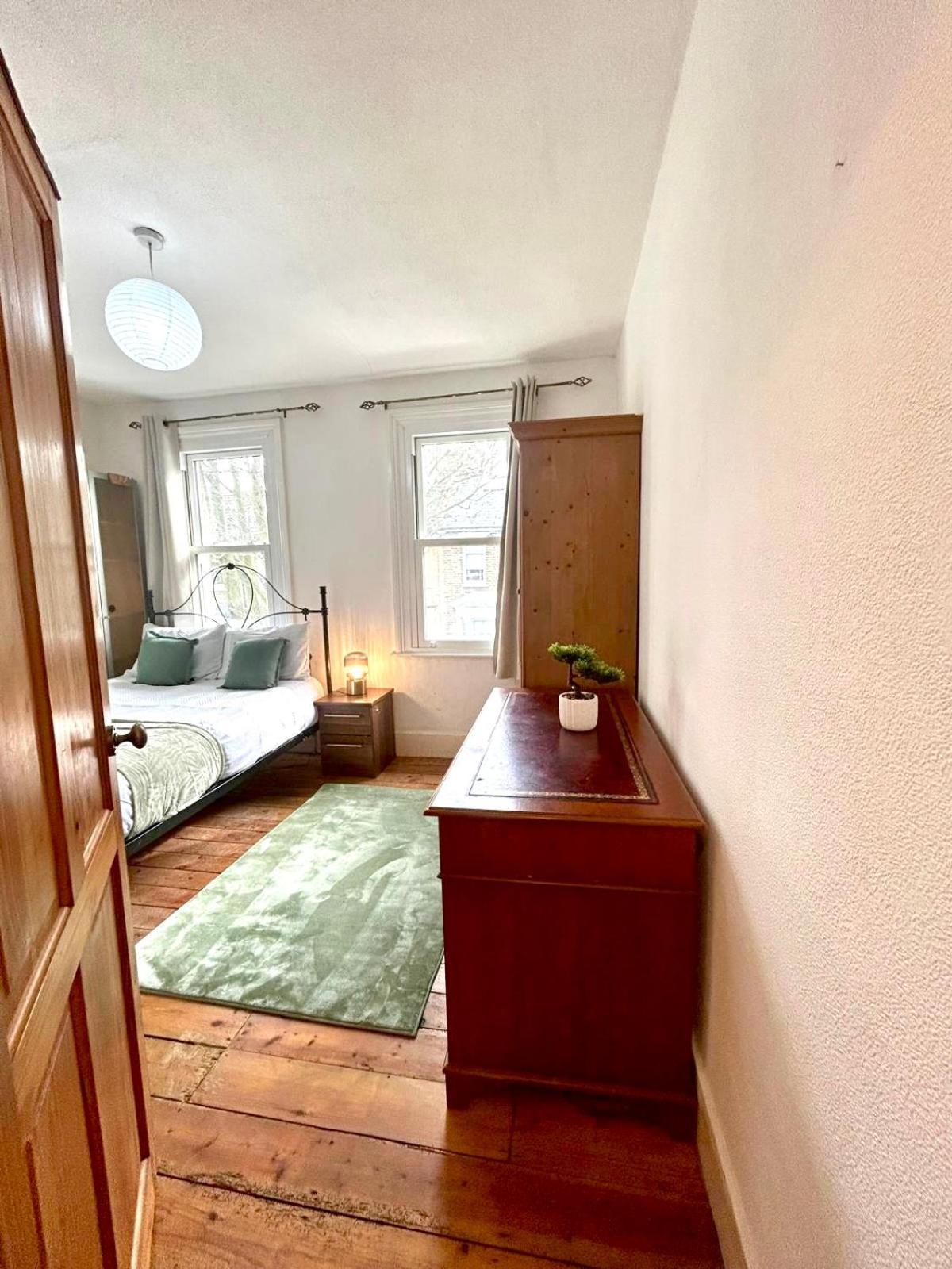 Stunning 2bedroom House With Backyard In Stratford *