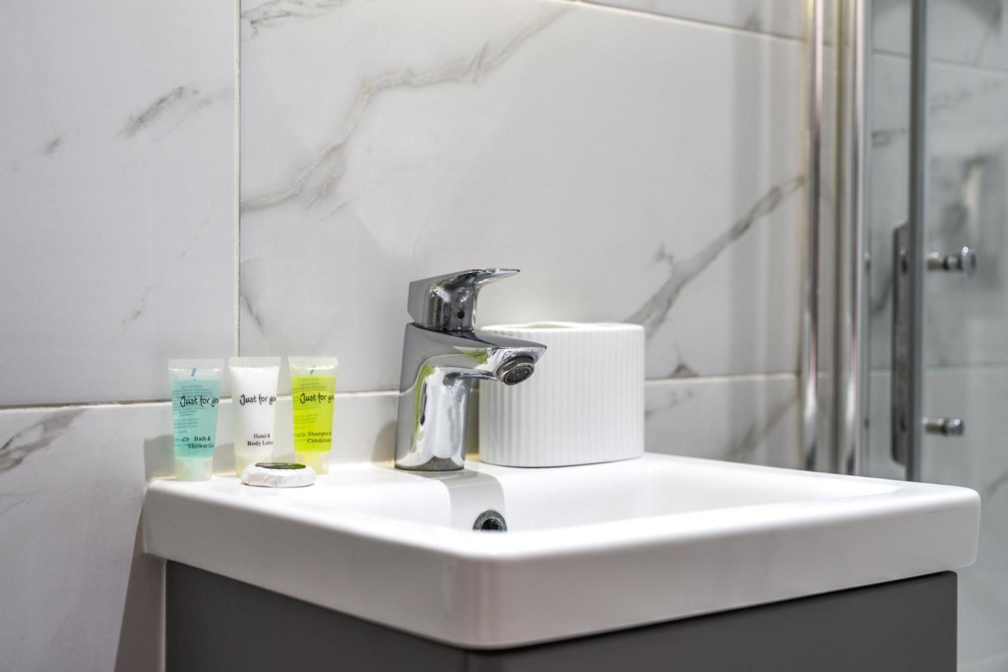 Hébergement de vacances Spacious & Comfortable 3-bedroom Retreat In Nw10 Londres