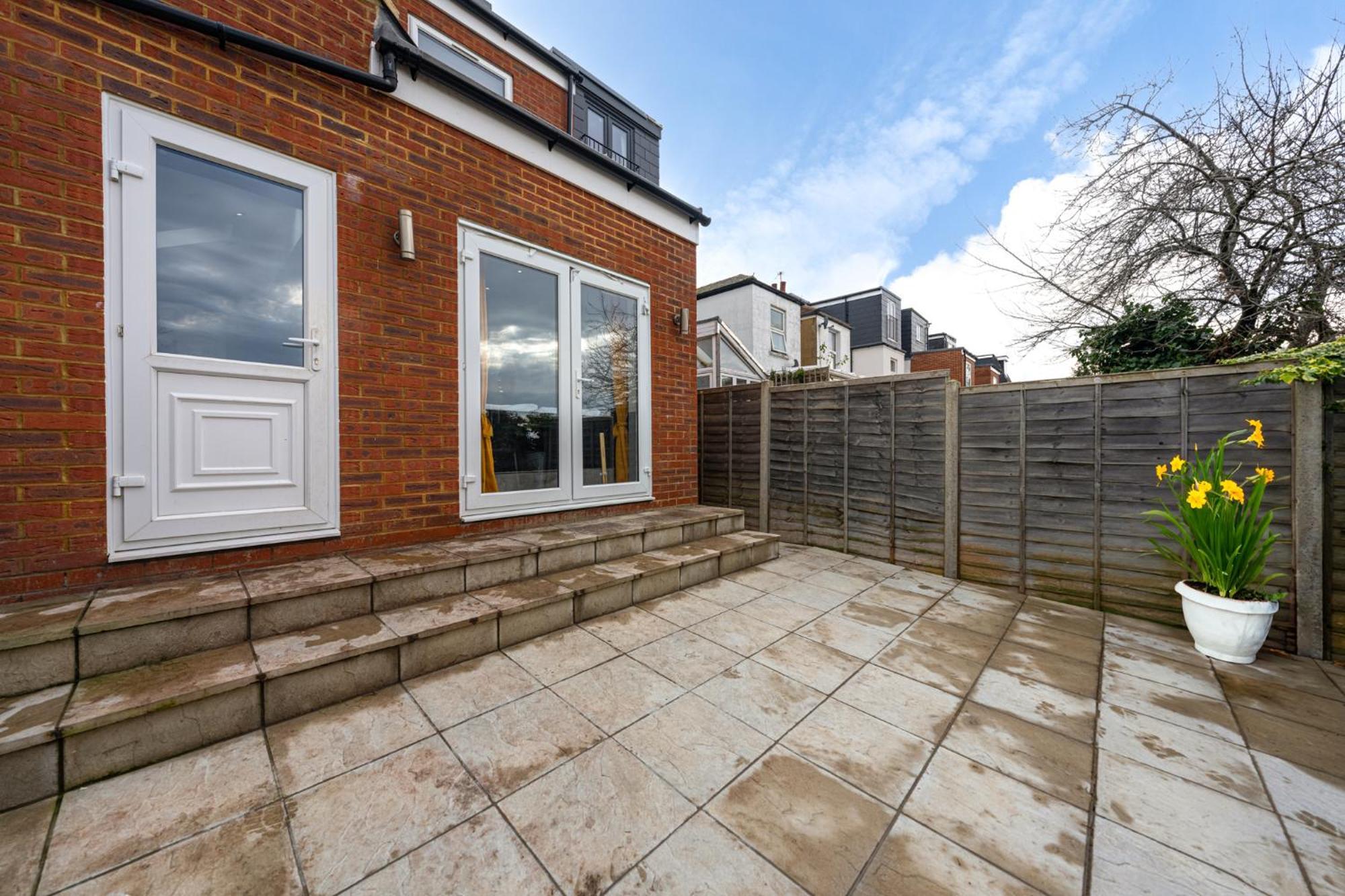 Spacious & Comfortable 3-bedroom Retreat In Nw10 Londres