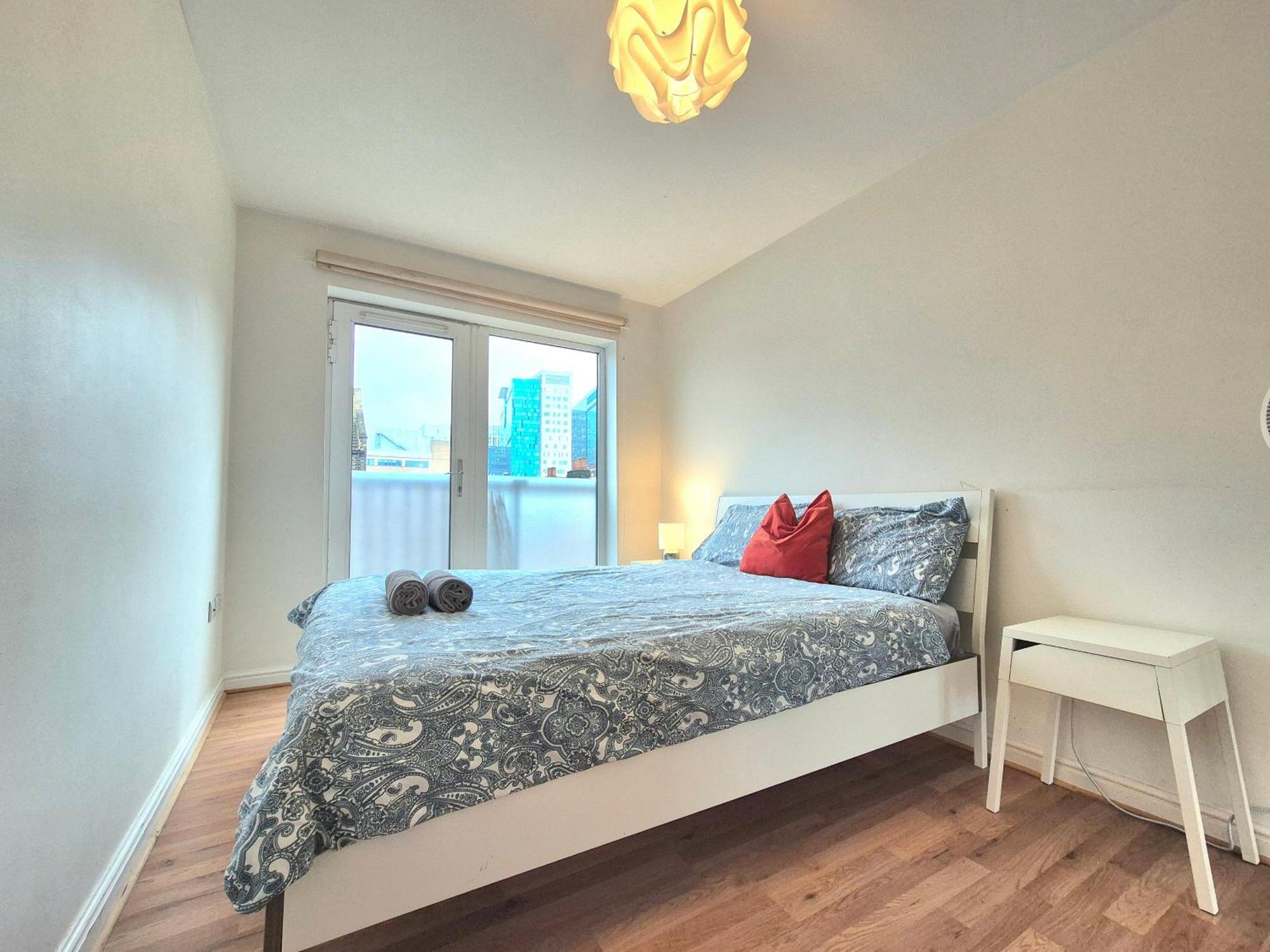 2 Bedroom Flat, Minutes From Shoreditch, Spitalfields & Brick Lane, Sleeps 4 Guests Londres
