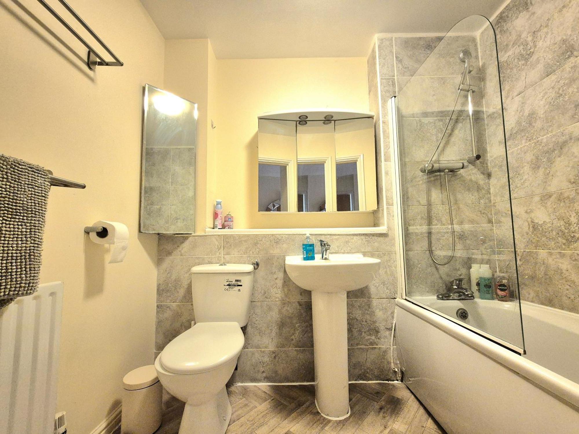 2 Bedroom Flat, Minutes From Shoreditch, Spitalfields & Brick Lane, Sleeps 4 Guests Apartamento *