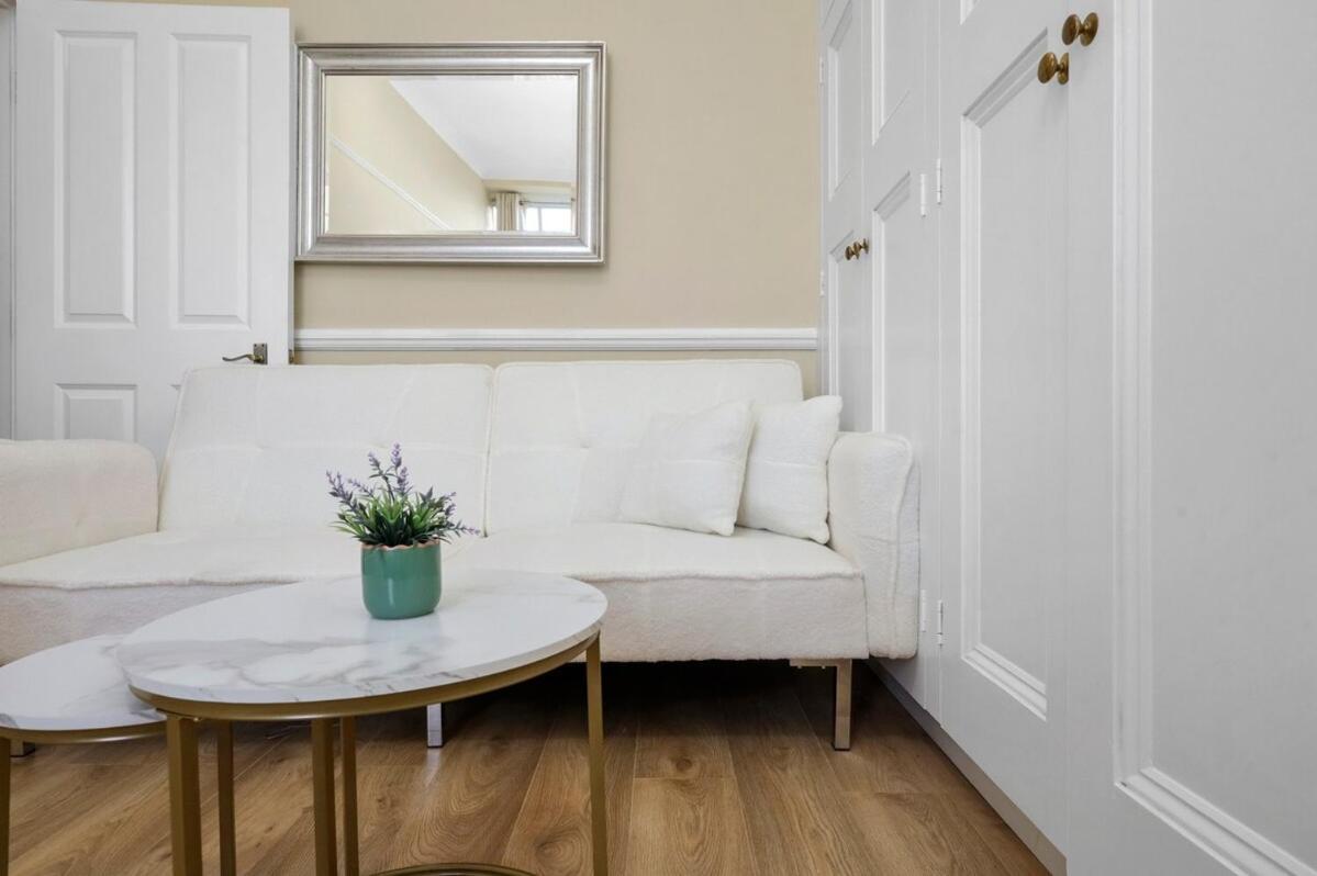 Furnished In Chelsea Apartamento