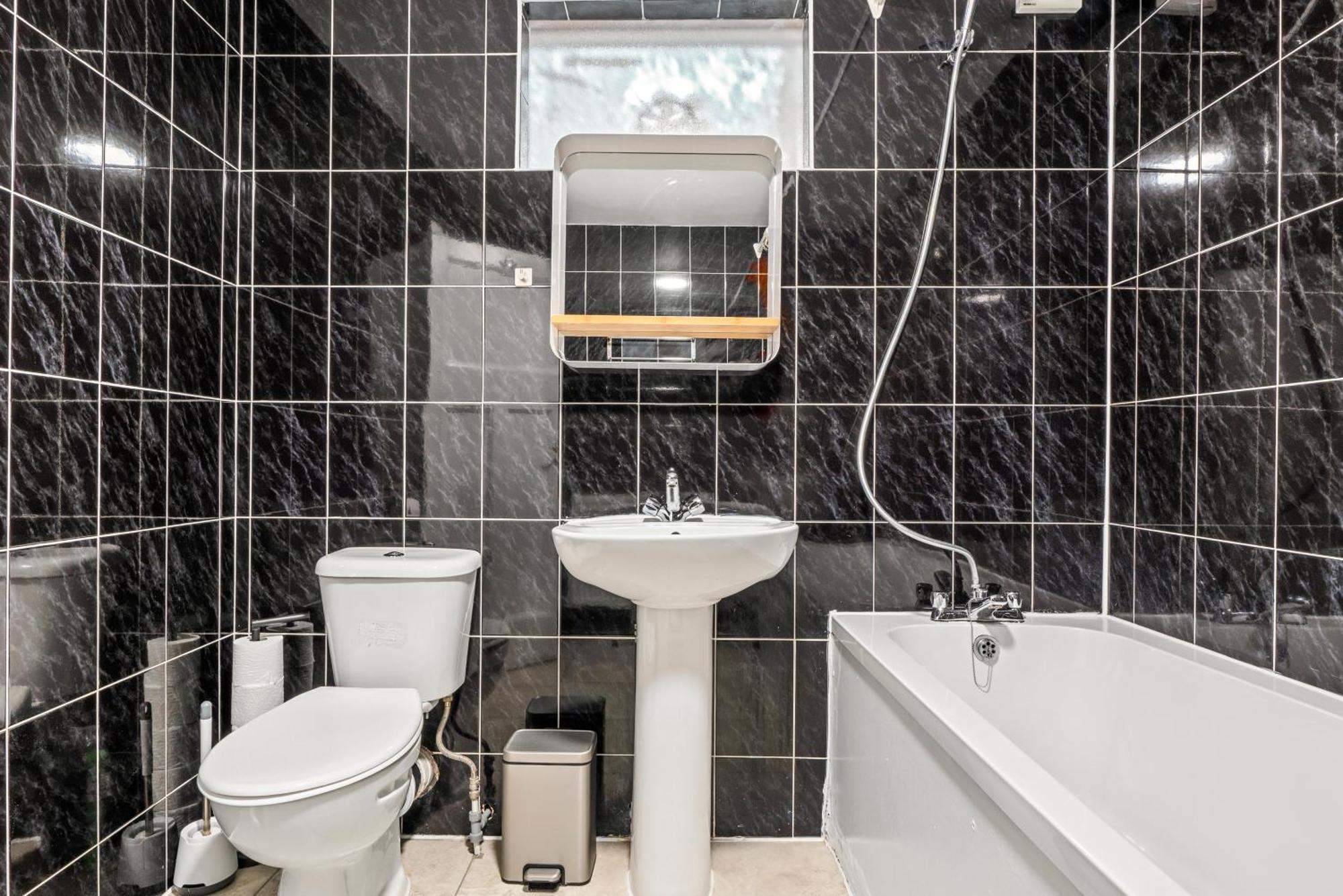 5-bedroom In Sleeps 14 * Londres