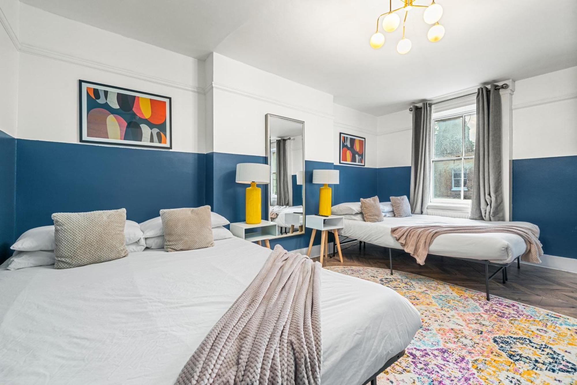 5-bedroom In Sleeps 14 Londres