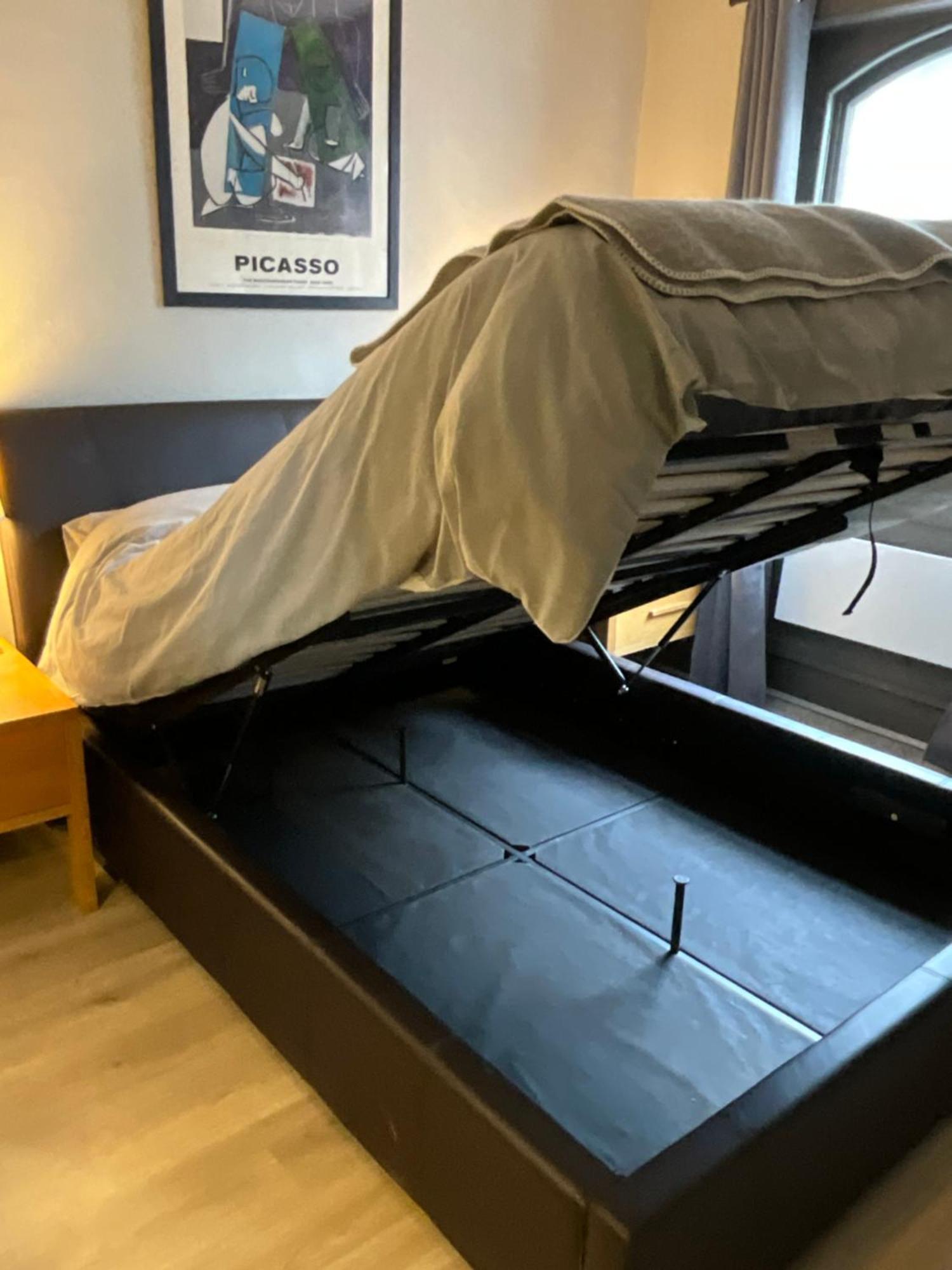 3 Flat Share Fitzrovia, Appartement *