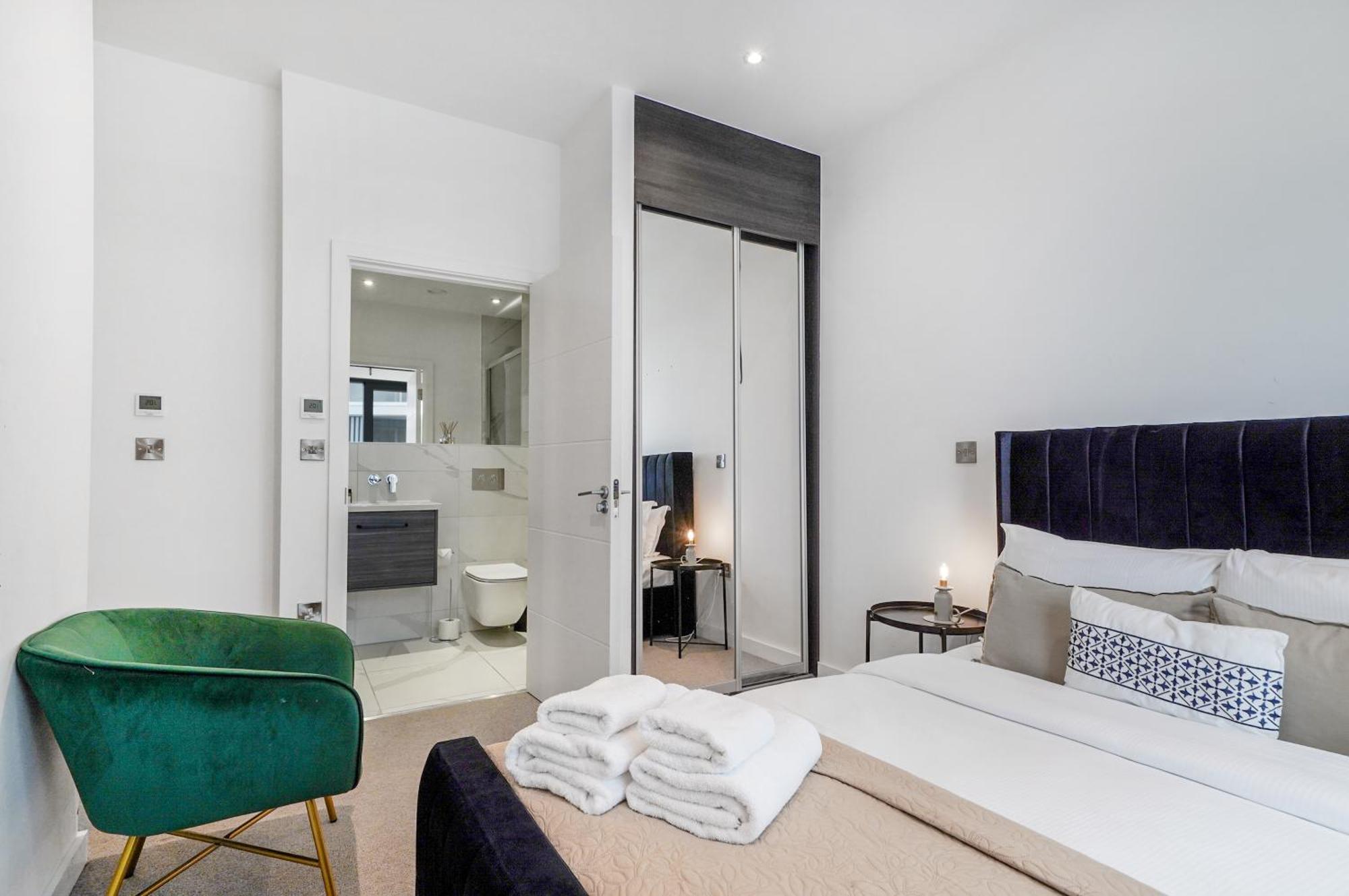 Chic 3-bedroom Flat With Private Balcony In Battersea Appartement Londres
