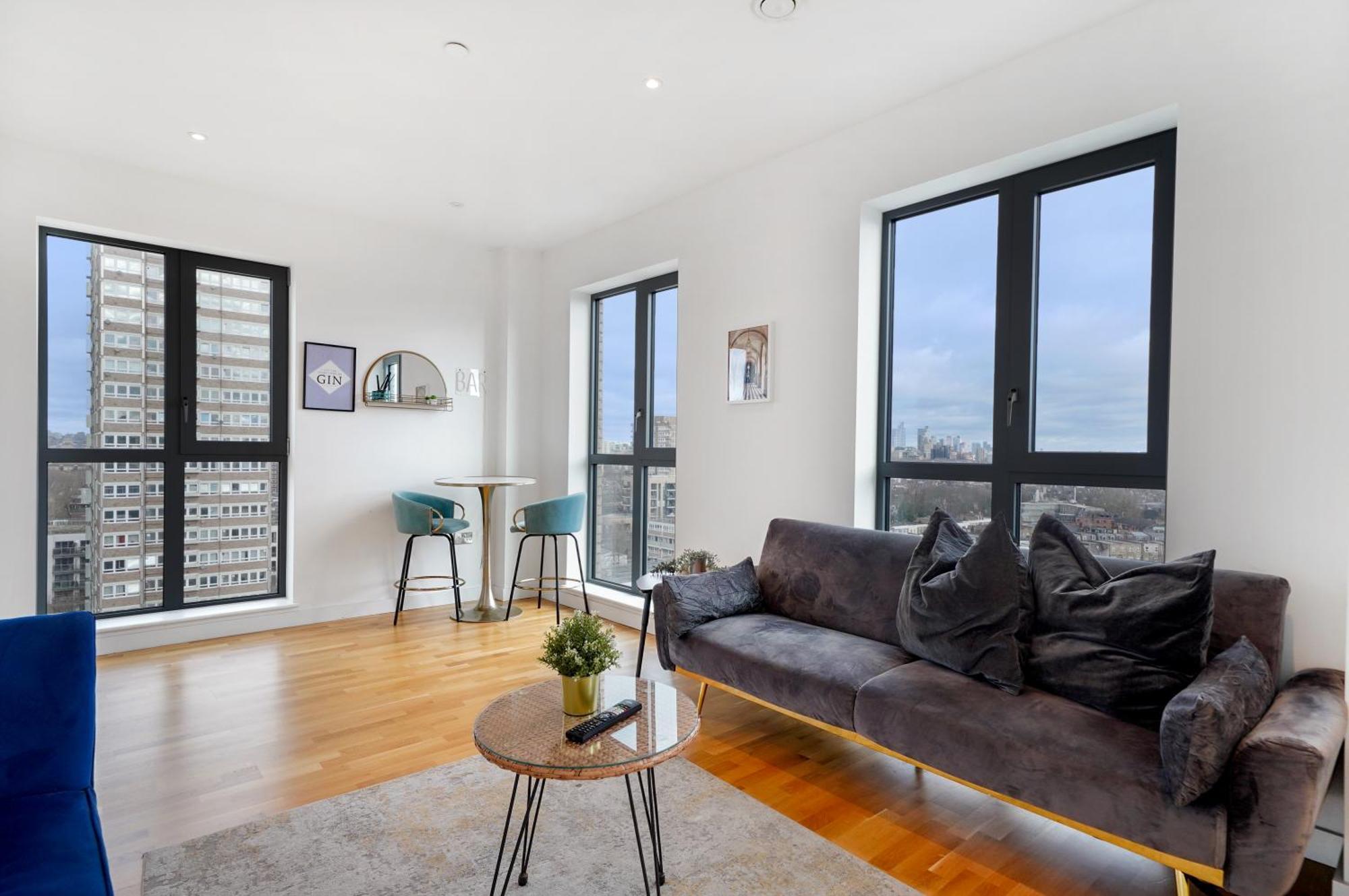 Chic 3-bedroom Flat With Private Balcony In Battersea Appartement *