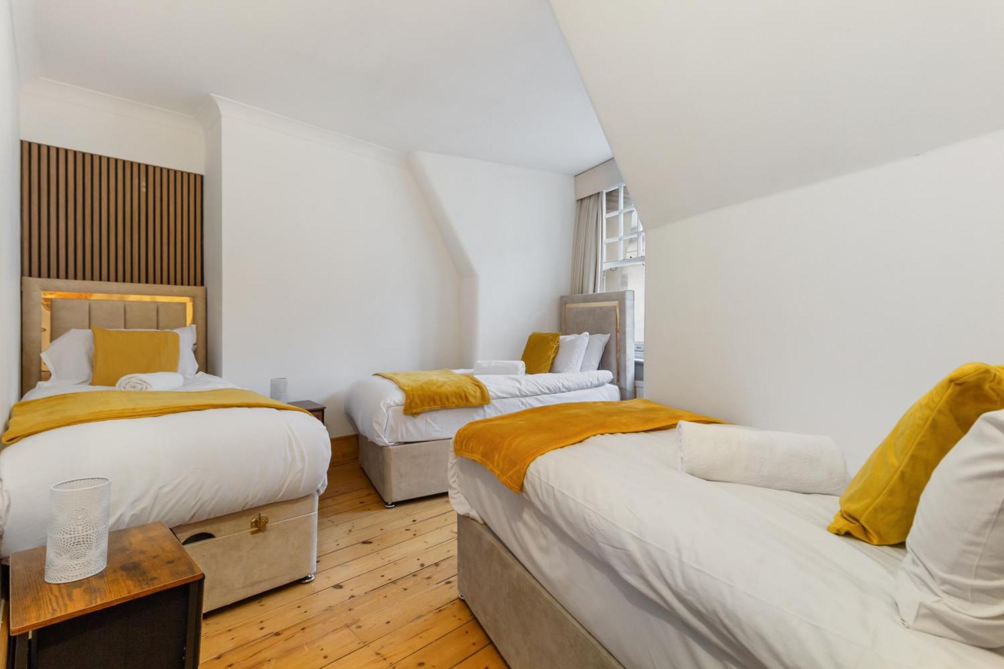 Elegant 3-bedroom In The Heart Of Piccadilly Circus No Lift- 4gl * Londen