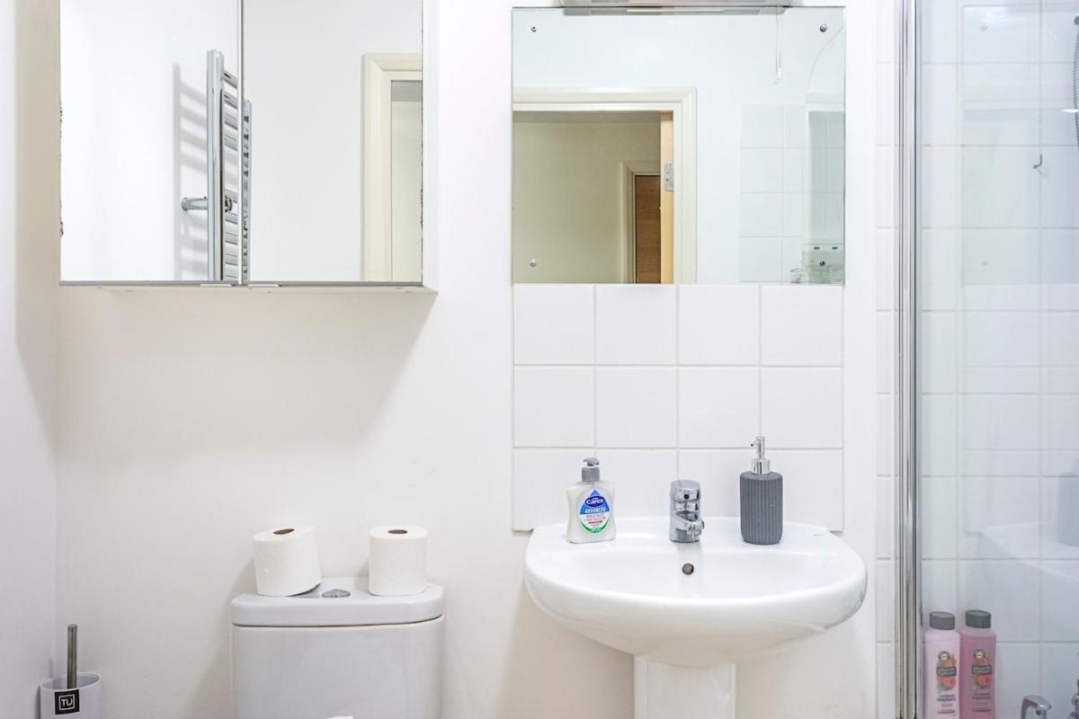 Appartement 2 Bedroom , Zone 1 , 2 Mins Walk Tube , Offers , Sleeps 5