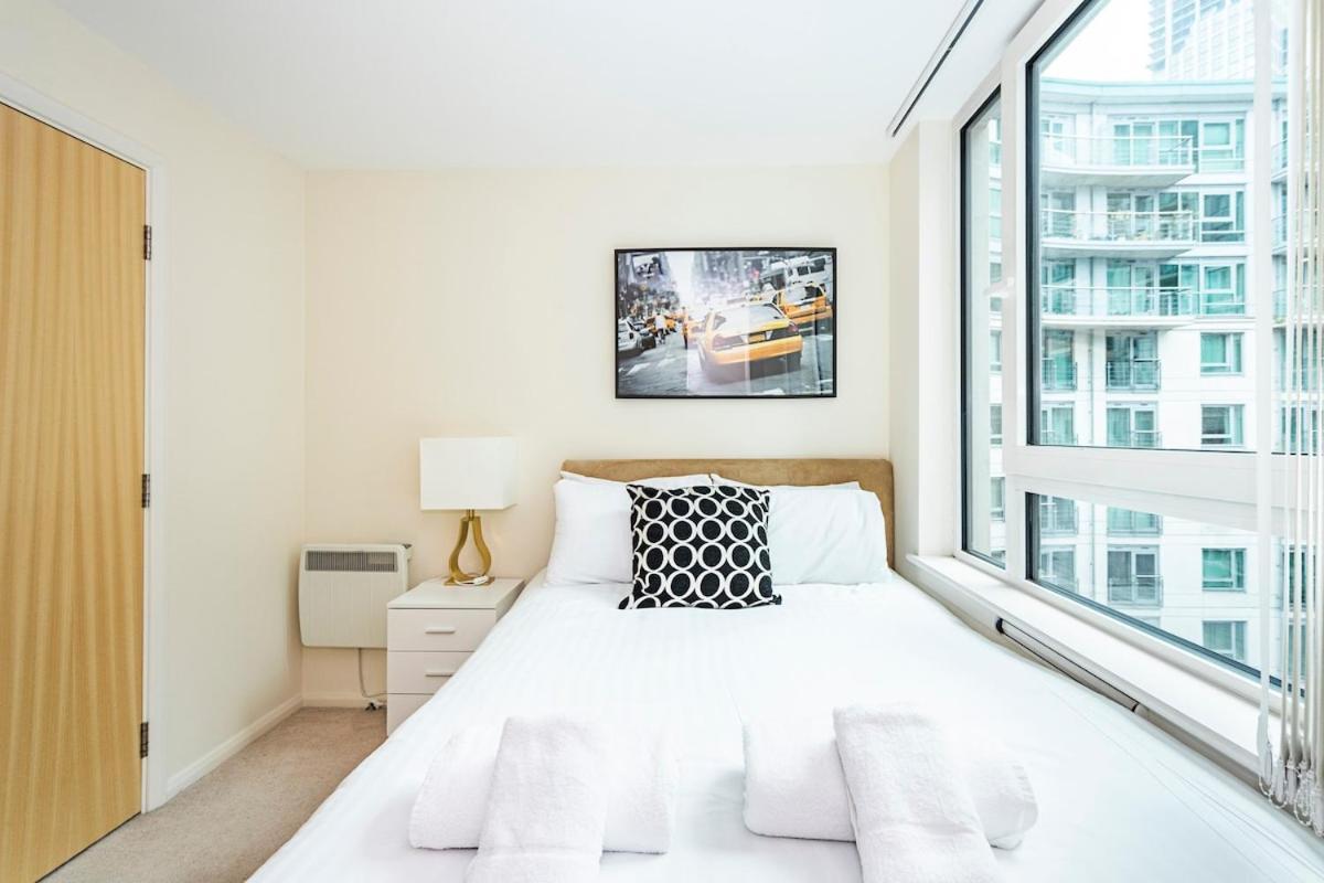 Appartement 2 Bedroom , Zone 1 , 2 Mins Walk Tube , Offers , Sleeps 5
