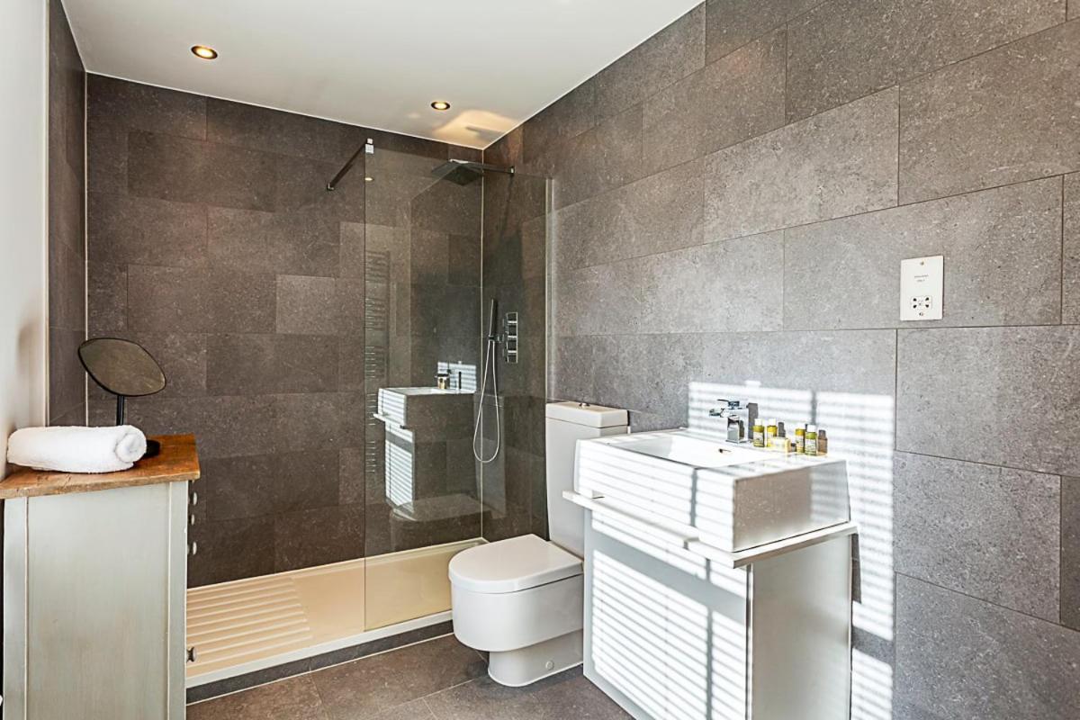 Elegant Three Bed In Earls Court Appartement *