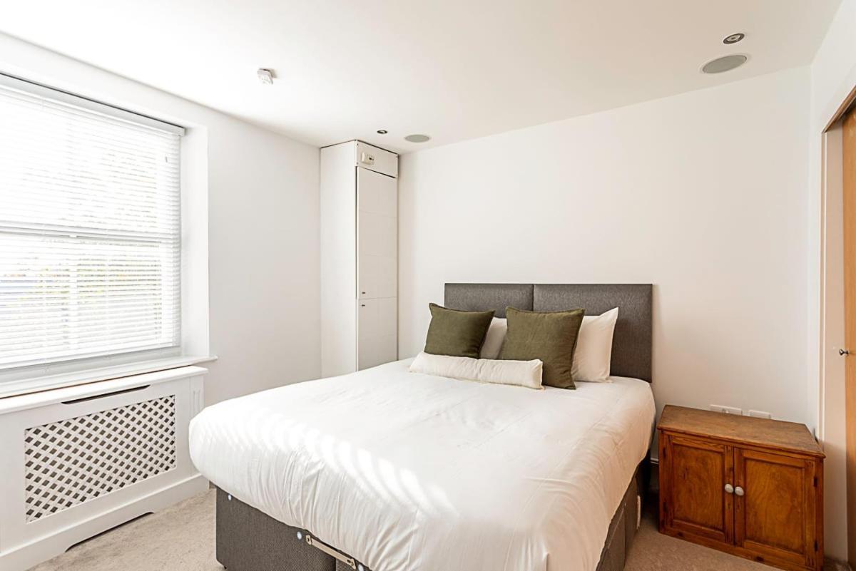 Elegant Three Bed In Earls Court Appartement