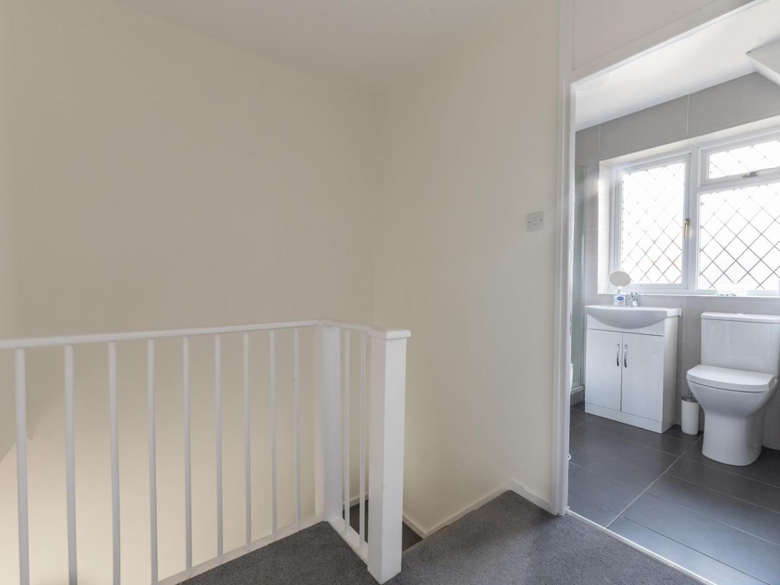 Pass The Keys Bright Spacious 4br House Elizabeth Line * Londres
