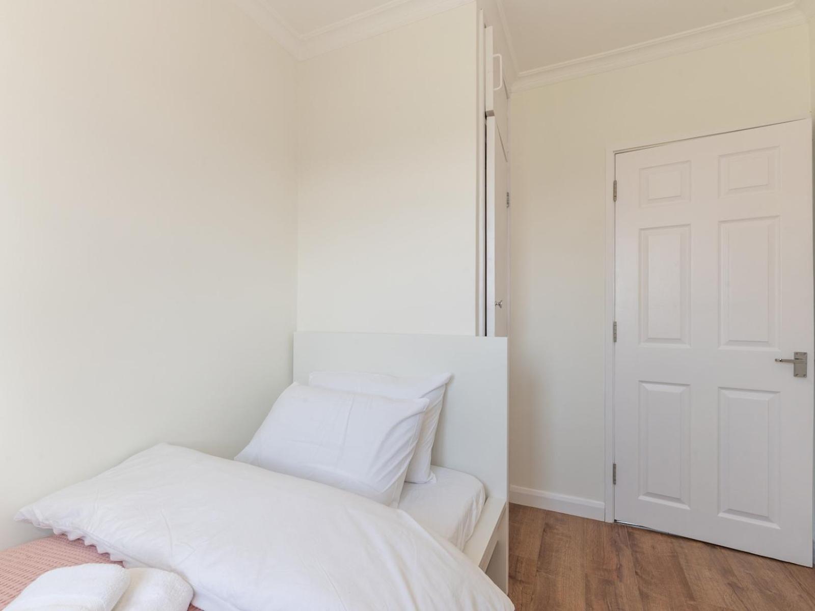 Hébergement de vacances Pass The Keys Bright Spacious 4br House Elizabeth Line