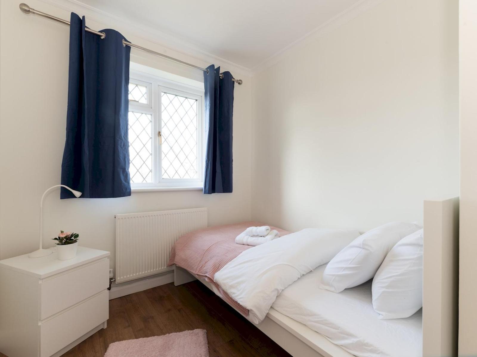 Pass The Keys Bright Spacious 4br House Elizabeth Line Hébergement de vacances