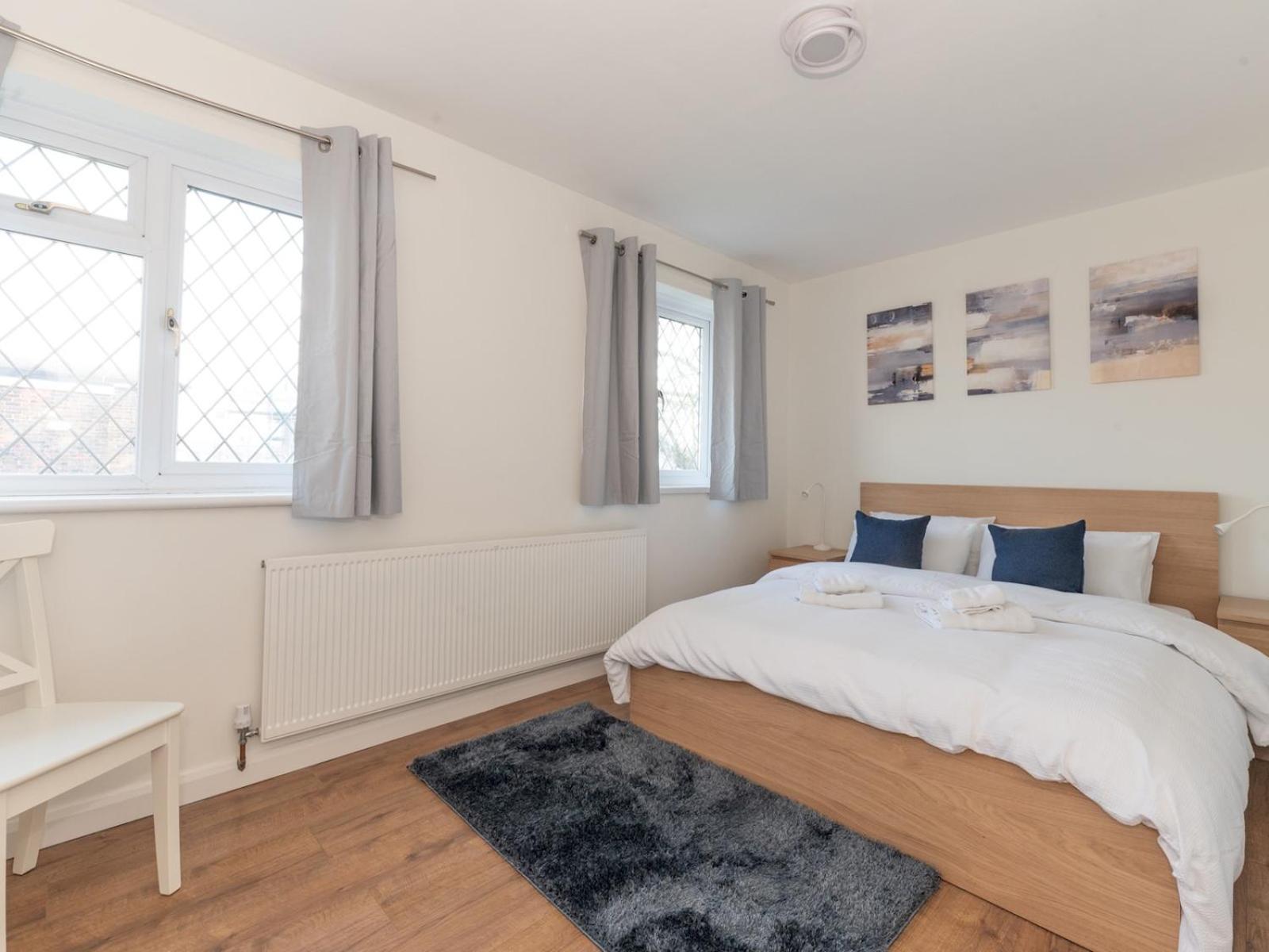 Pass The Keys Bright Spacious 4br House Elizabeth Line Hébergement de vacances