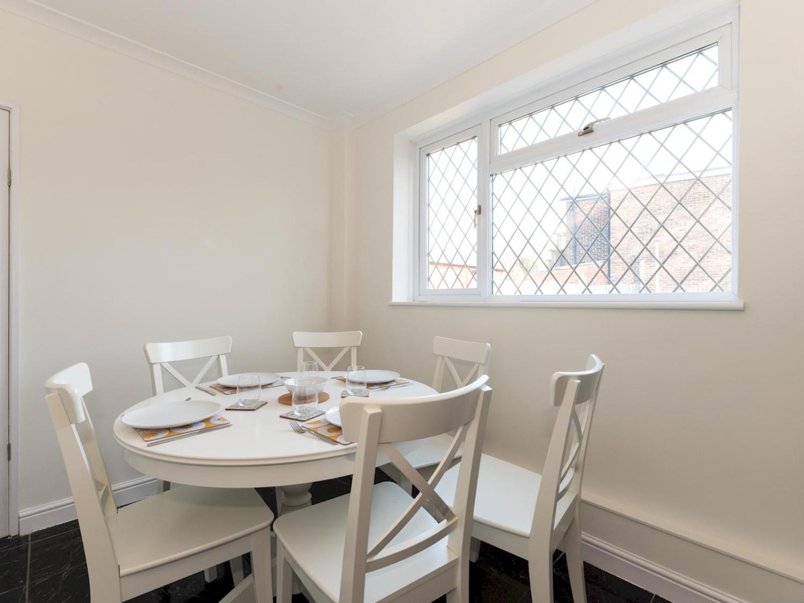 Pass The Keys Bright Spacious 4br House Elizabeth Line * Londres