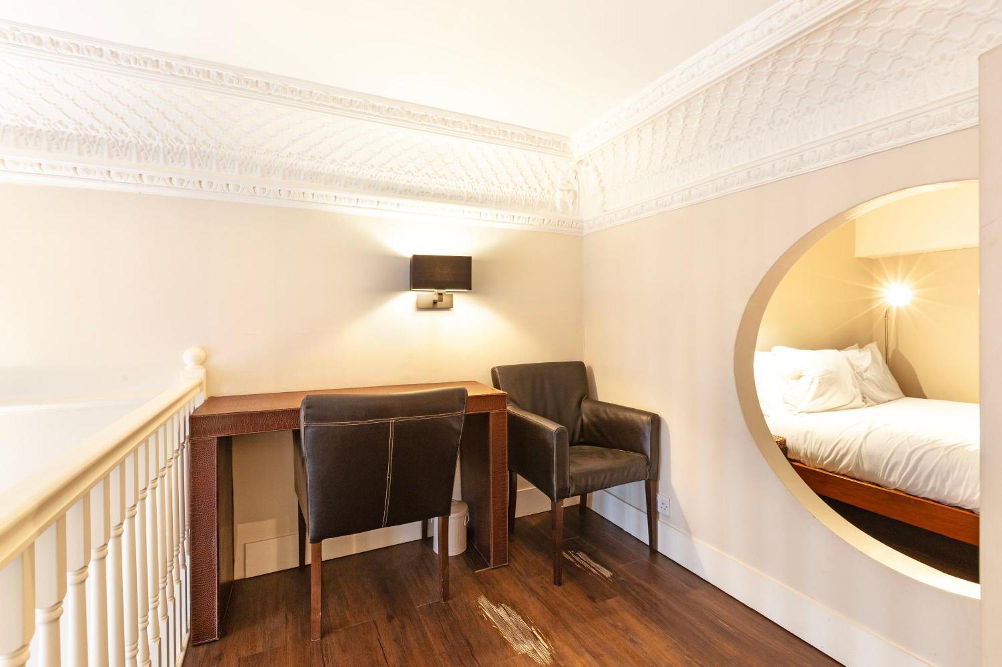 Luxury One Bedroom Mezzanine In Paddington