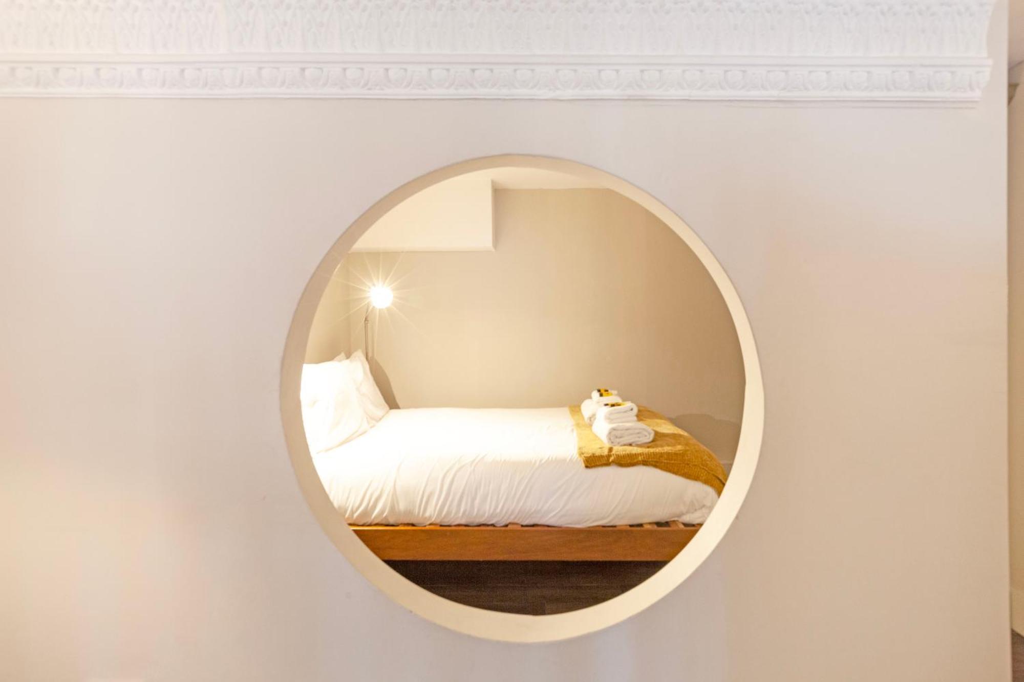 Luxury One Bedroom Mezzanine In Paddington Appartement Londen