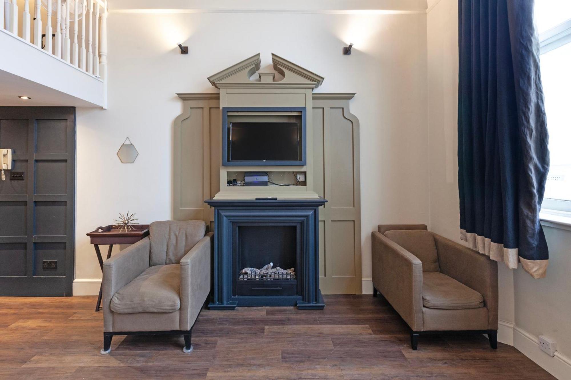 Luxury One Bedroom Mezzanine In Paddington