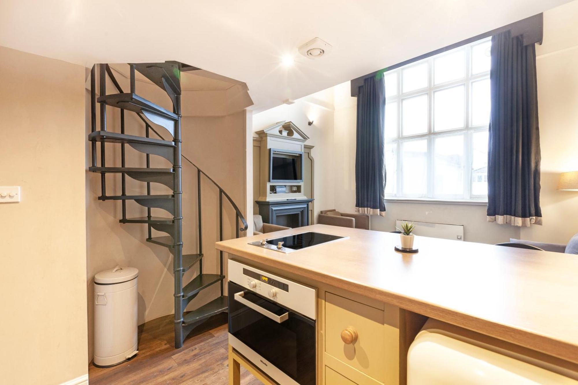 Luxury One Bedroom Mezzanine In Paddington Appartement *