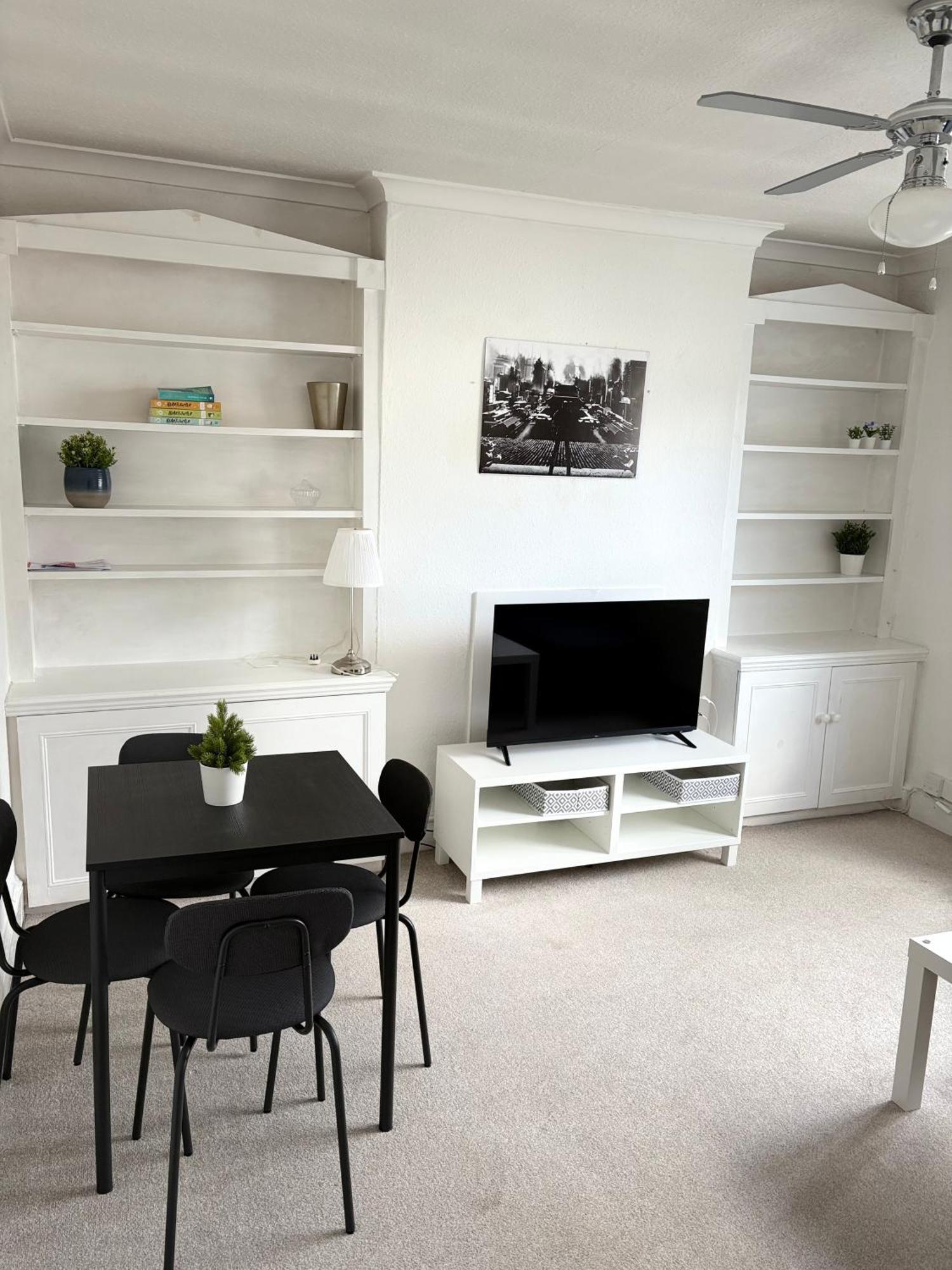 1 Bed In Shepherds Bush-westfield Londres