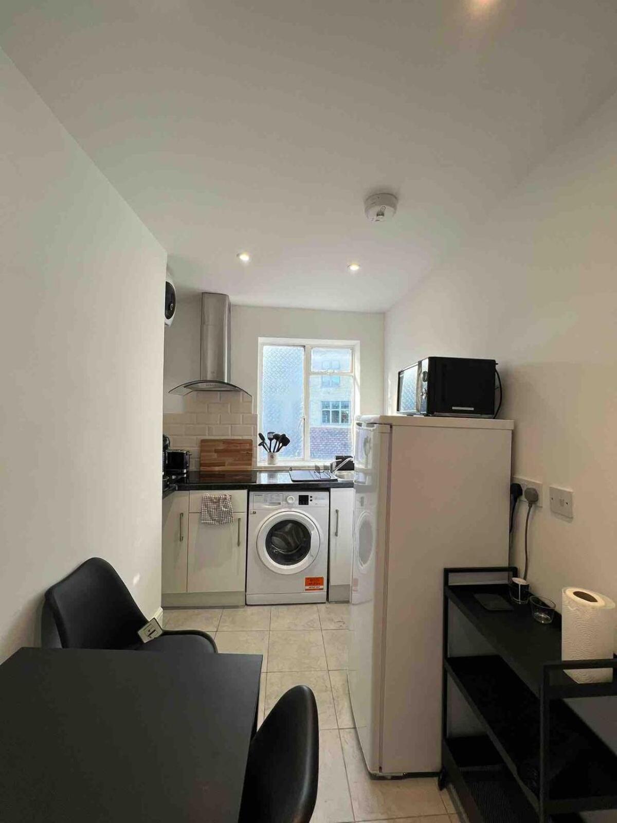 2-bed Flat On The Lively Old Compton St - Soho! * Londres
