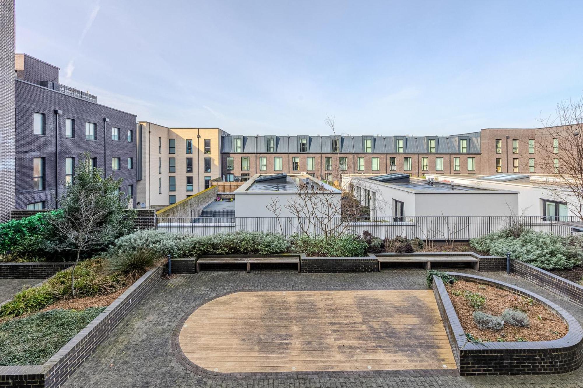 Bright 1 Bdr With Terrace & Great Travel Links Appartement Londres