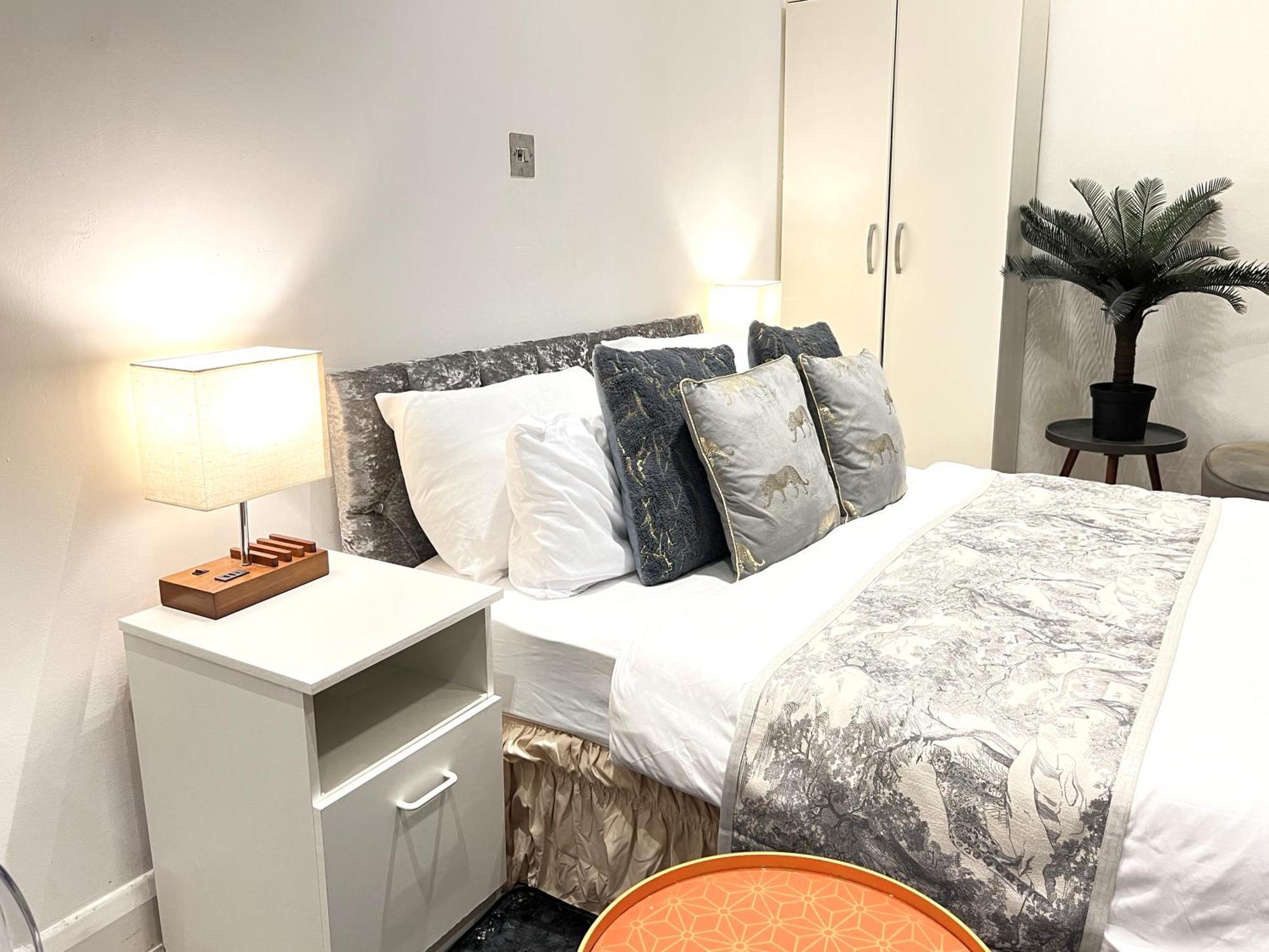 Monroe - Entire In - Prime Location Apartment *