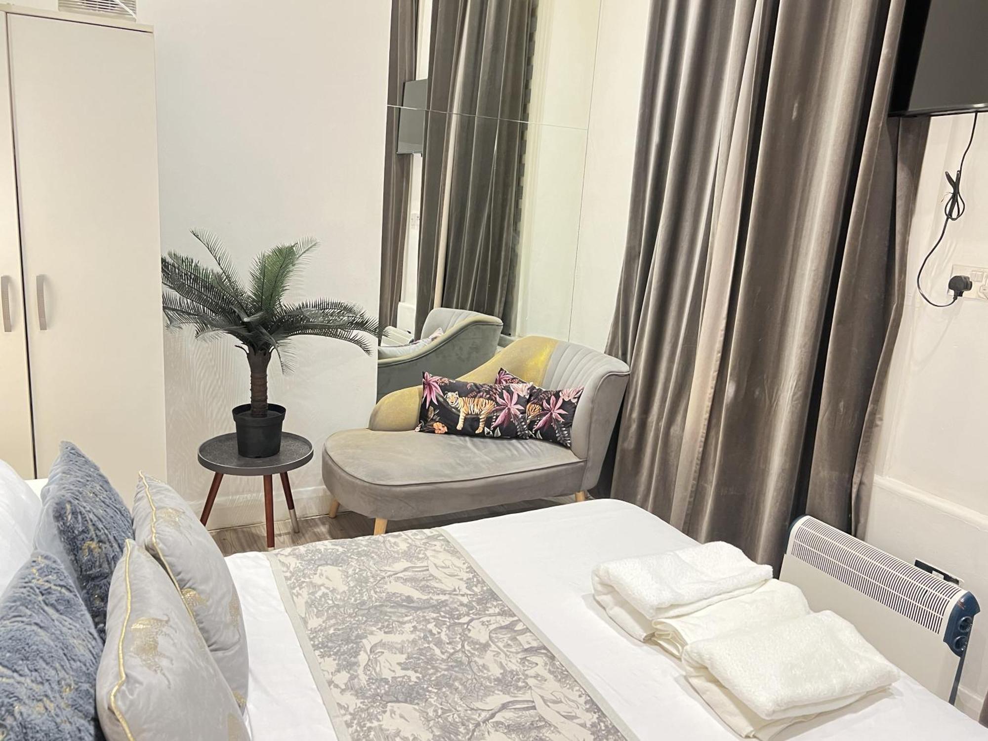 Monroe - Entire In - Prime Location Apartment