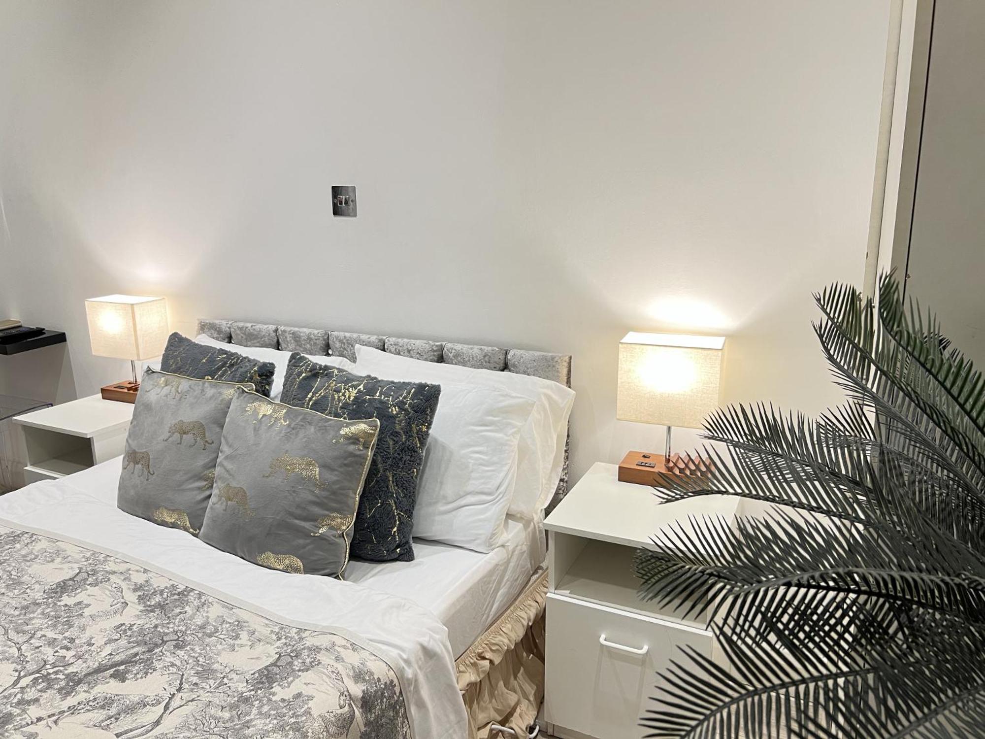 Apartment Monroe - Entire In - Prime Location