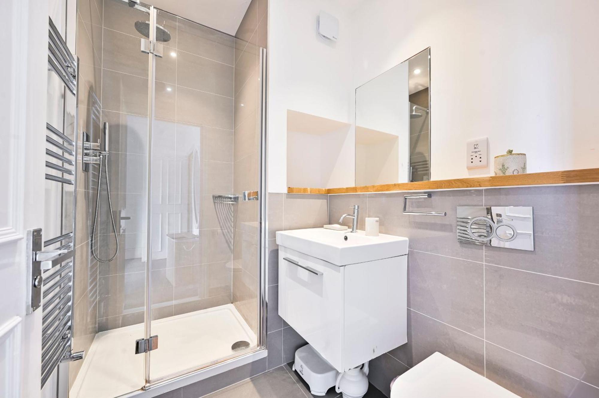 Beautifully Furnished Flat Near Hyde Park *