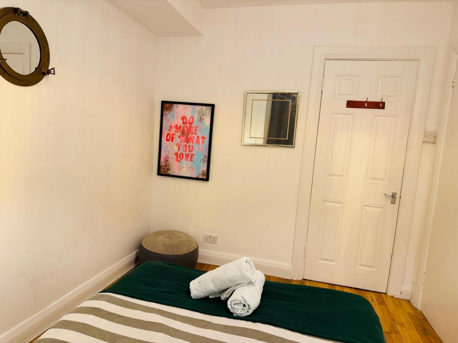 2 Bedroom Flat Hyde Park Londres