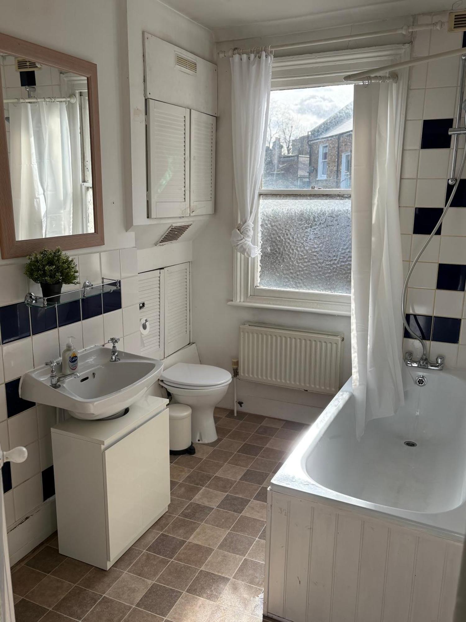 Appartement 1 Bed In Shepherds Bush-westfield