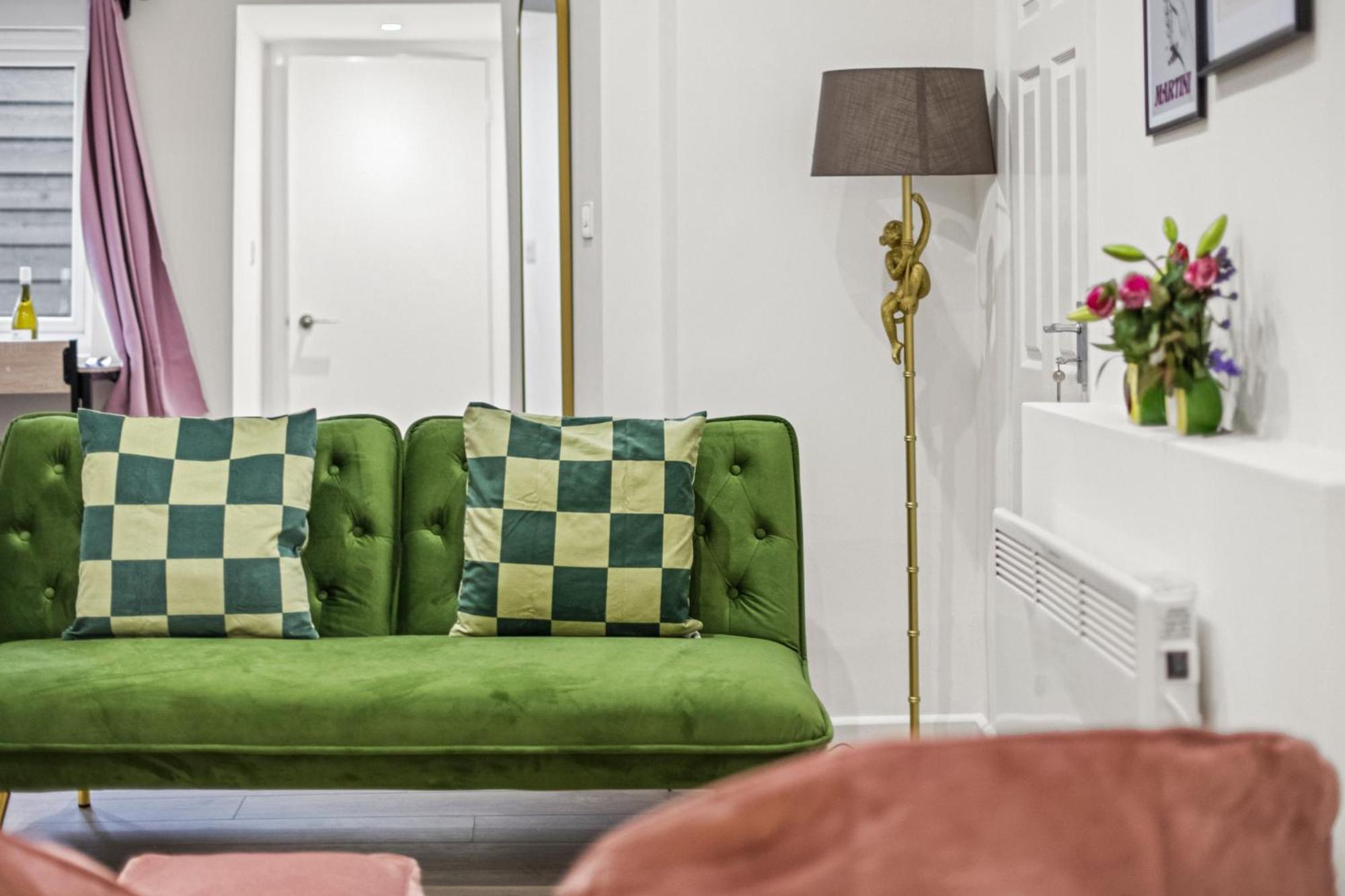 Convenient In Greenwich By 53 Degrees Property, Ideal For Long Stays, Location! Hébergement de vacances *