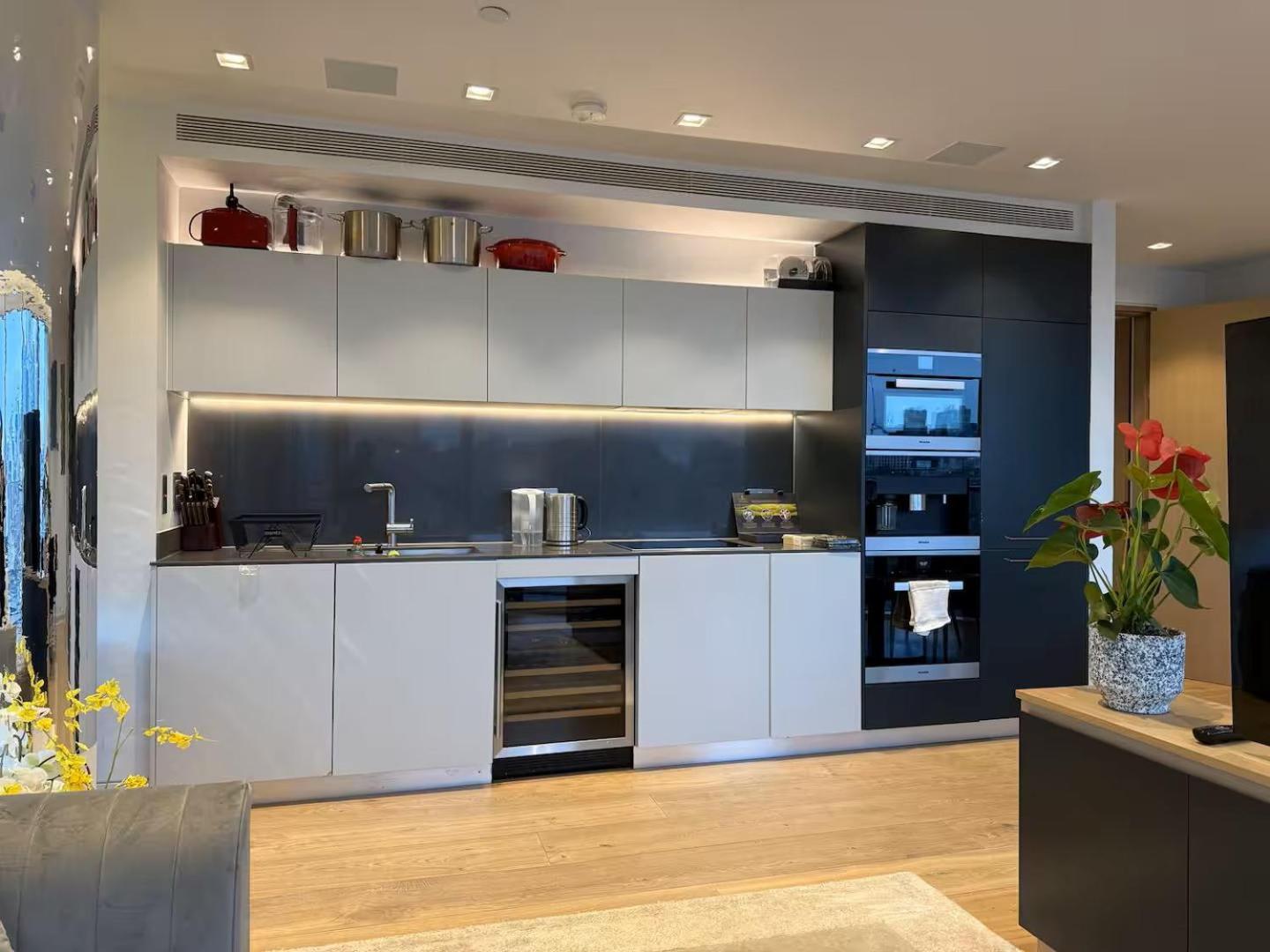 4m Pounds Luxury Tower Bridge Direct Views Sleeps 7 *