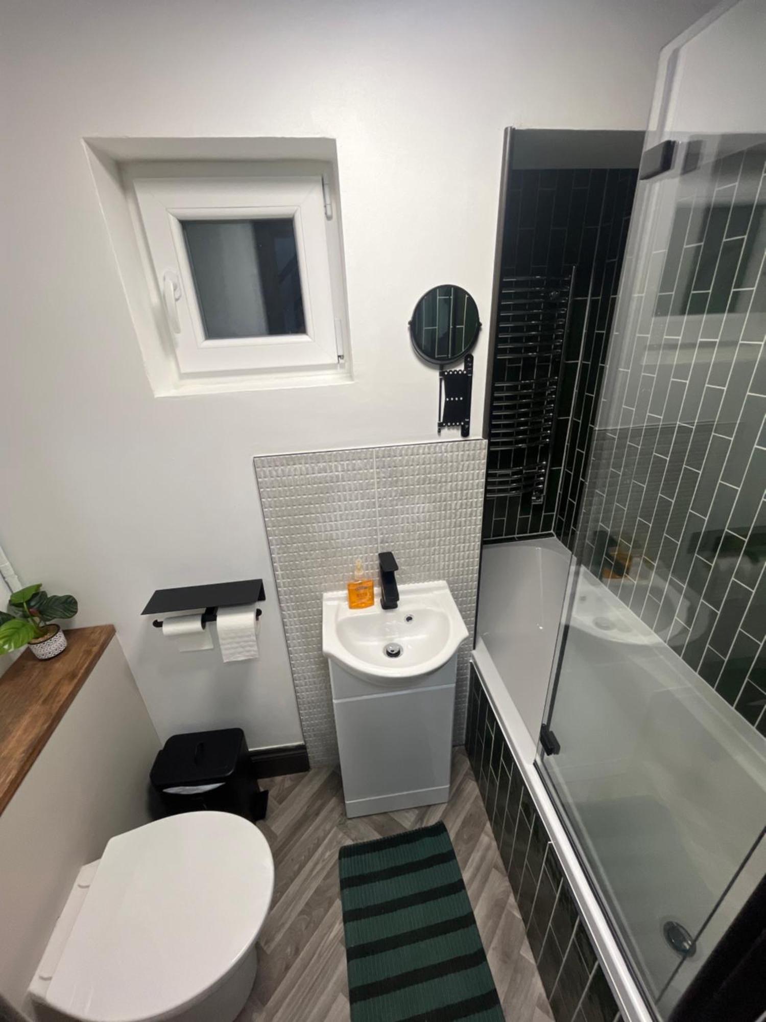 Amazing 3 Bed Apart, Sleeps 6-7 Near 02, Excel, Canary Wharf London