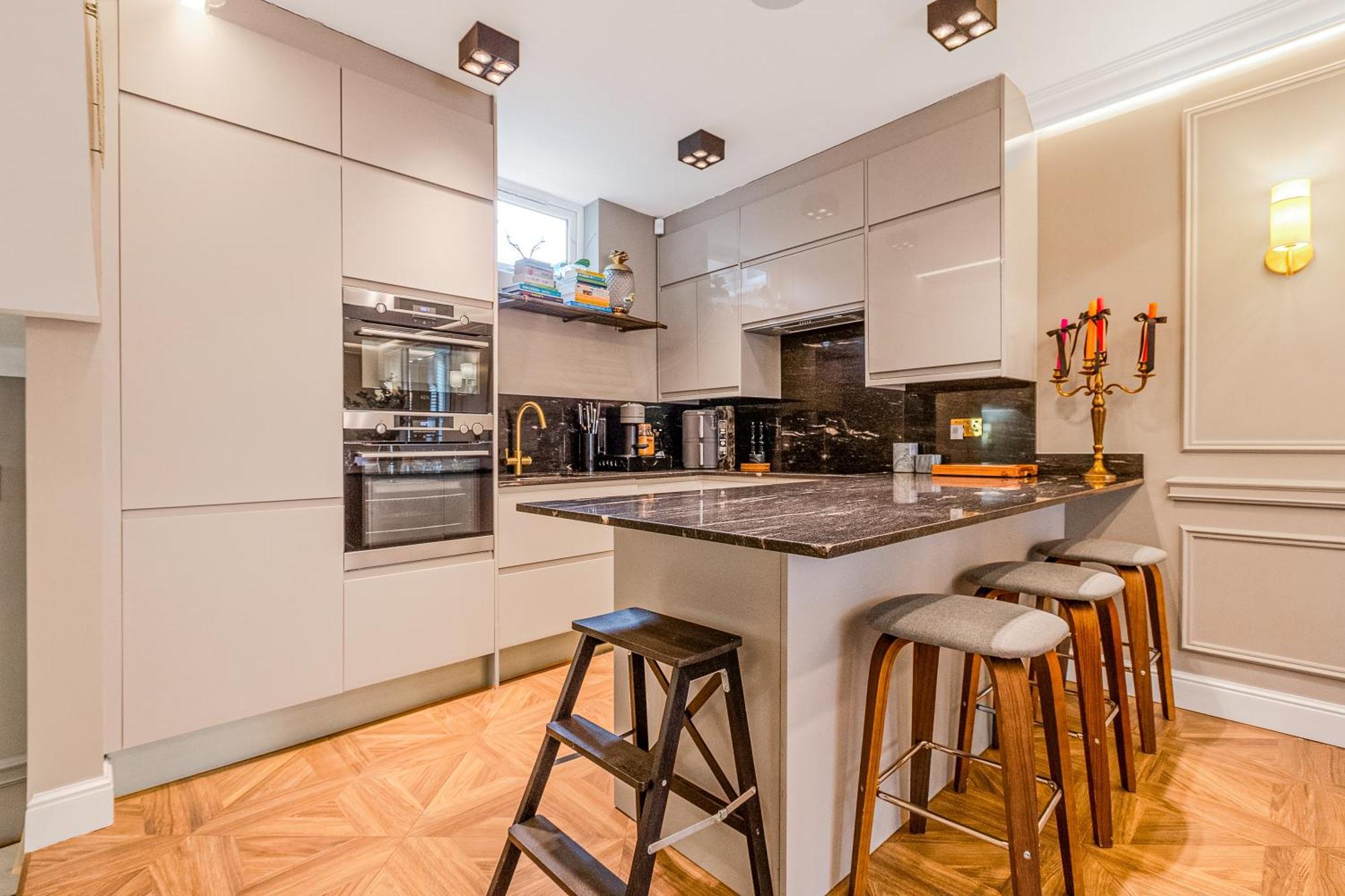 Stylish 2br Flat W Gardn In Wood Green, 2 Min Tube * Londres