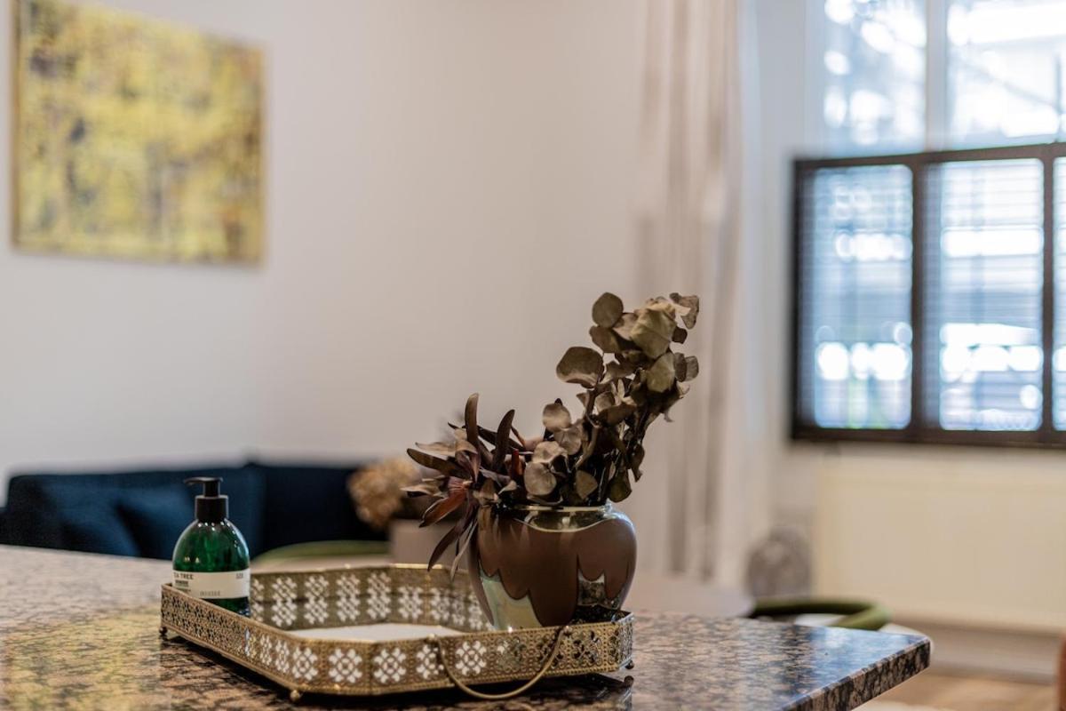 Elegant 1 Bedroom Flat In The Heart Of Kensington *