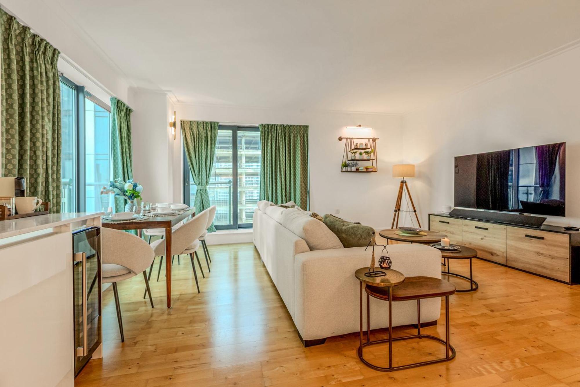 Bright 2br In Canary With Balcony Wharf, 5 Min Tube Appartement Londres