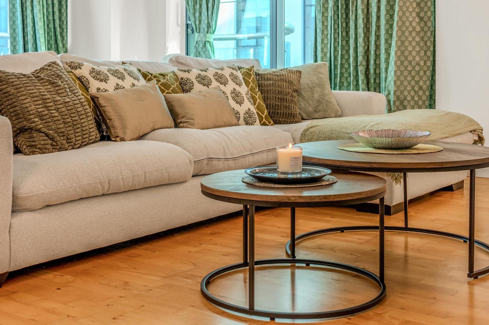 Appartement Bright 2br In Canary With Balcony Wharf, 5 Min Tube *