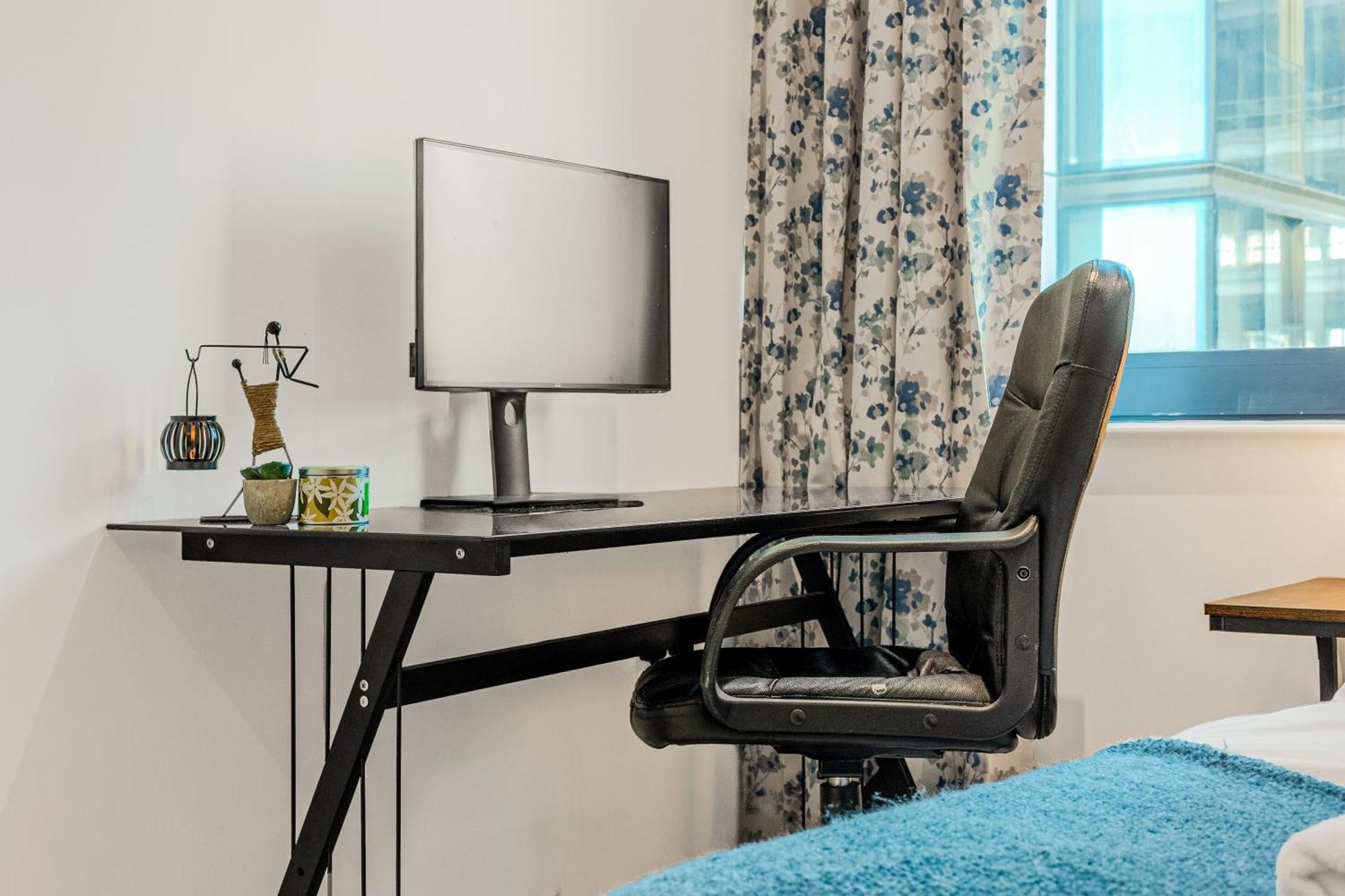 Bright 2br In Canary With Balcony Wharf, 5 Min Tube Appartement Londres