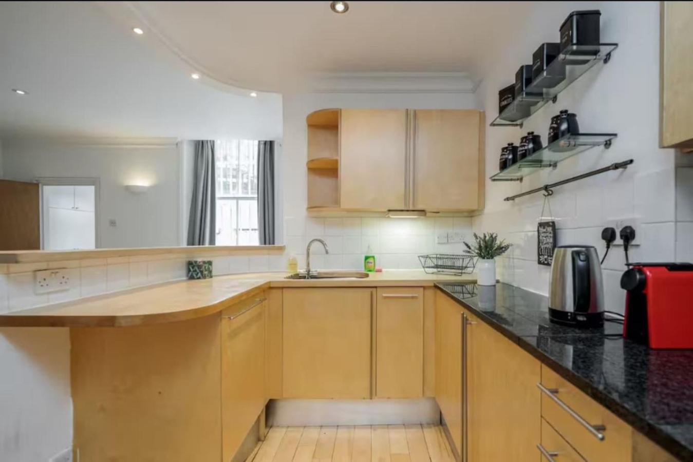 Modern 2-bed Flat In Earls Court Appartement