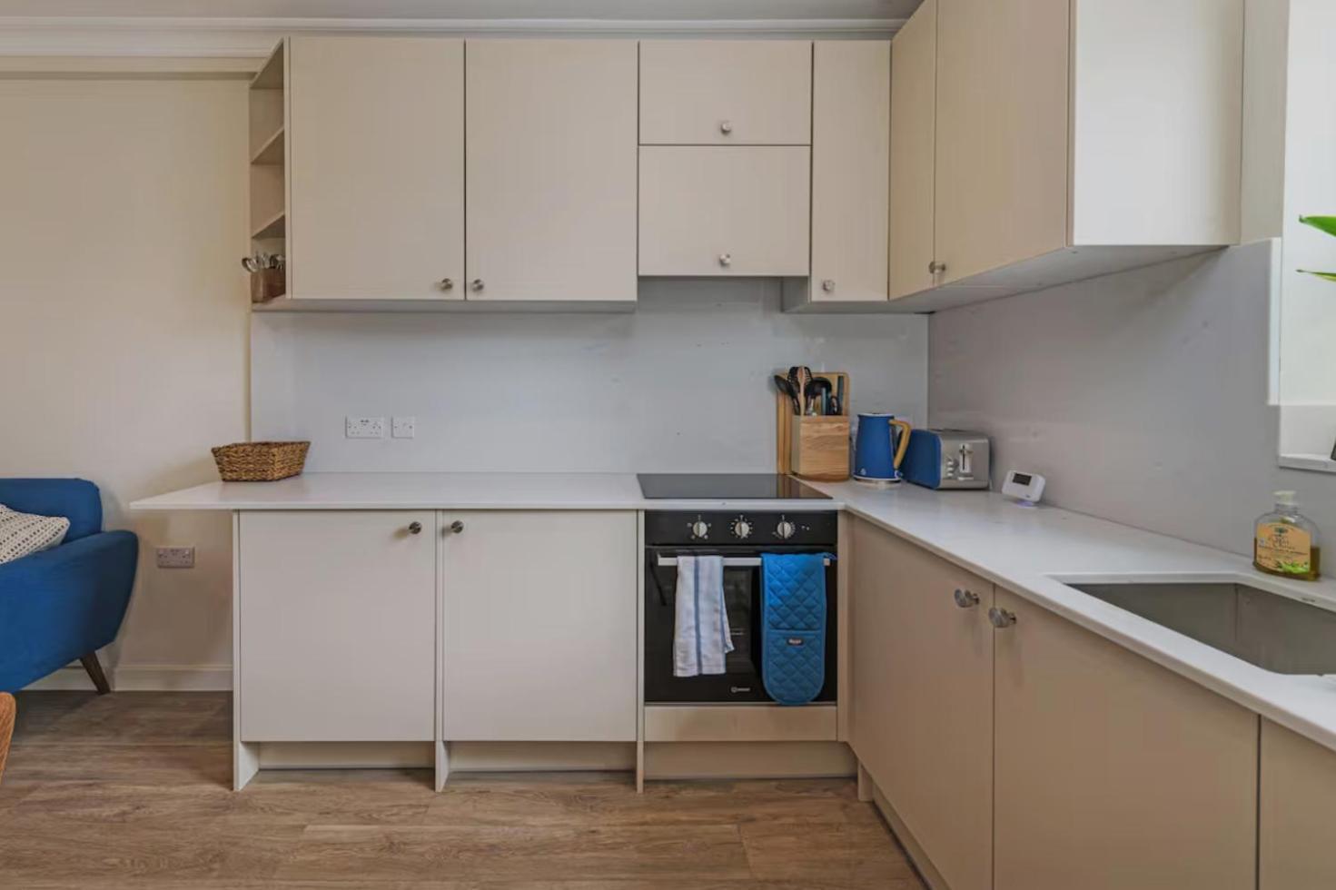 New 2bed - 20min To - Free Parking - Petsok Appartement *