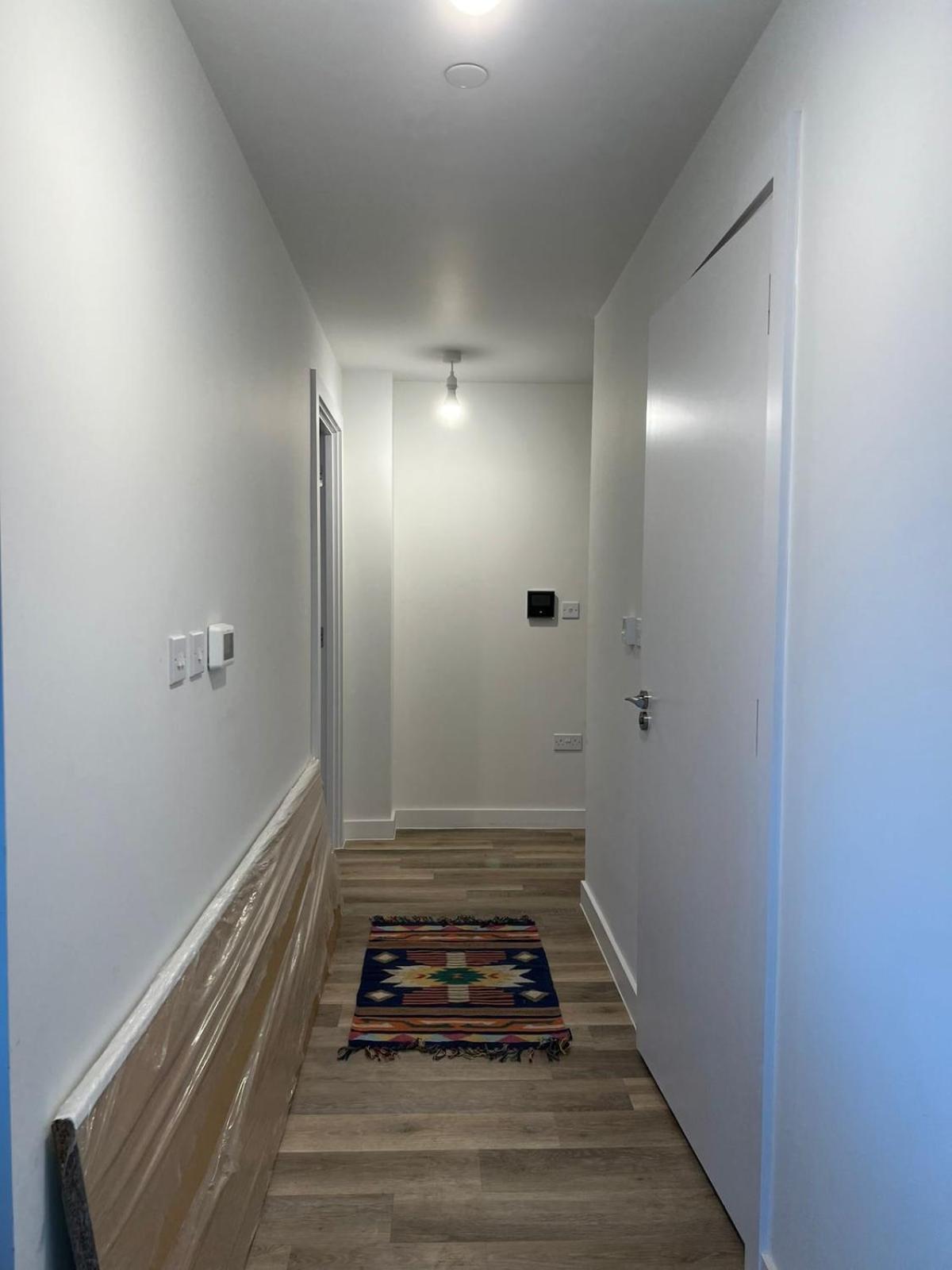 Entire 1 Bedroom To Yourself Appartement *