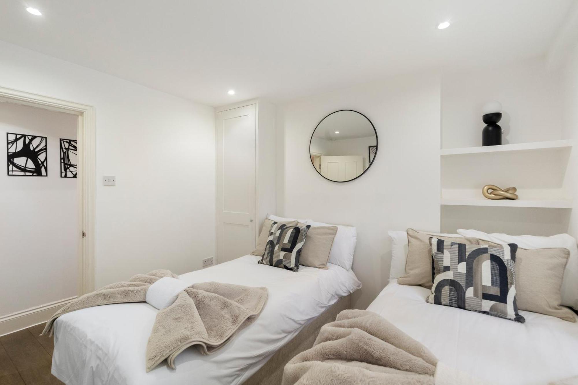 Stylish 2 Bedroom Flat In Prime Location Up To 5 Guests Appartement Londres